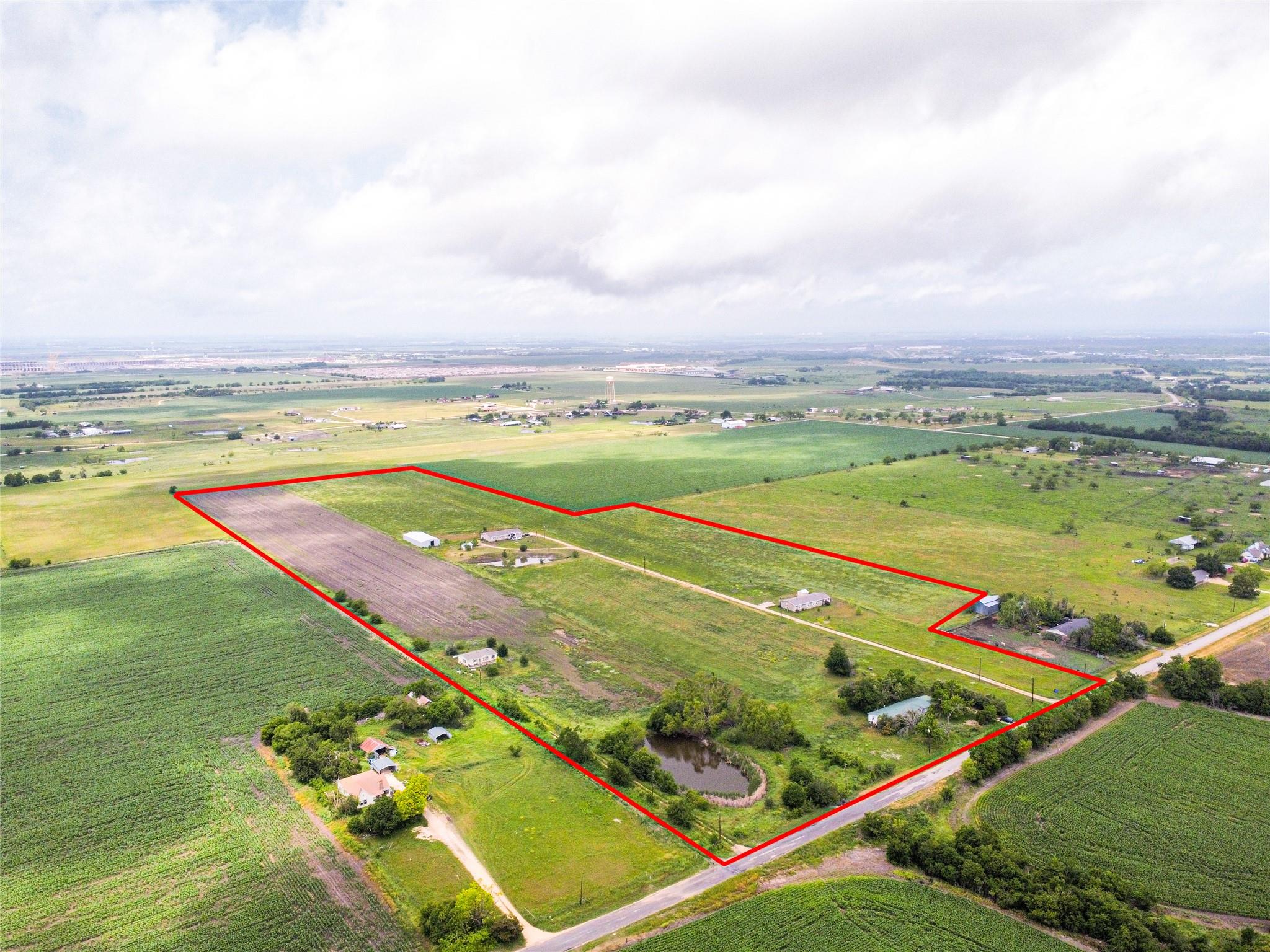 900 County Road 406 Rd, Taylor, TX 76574