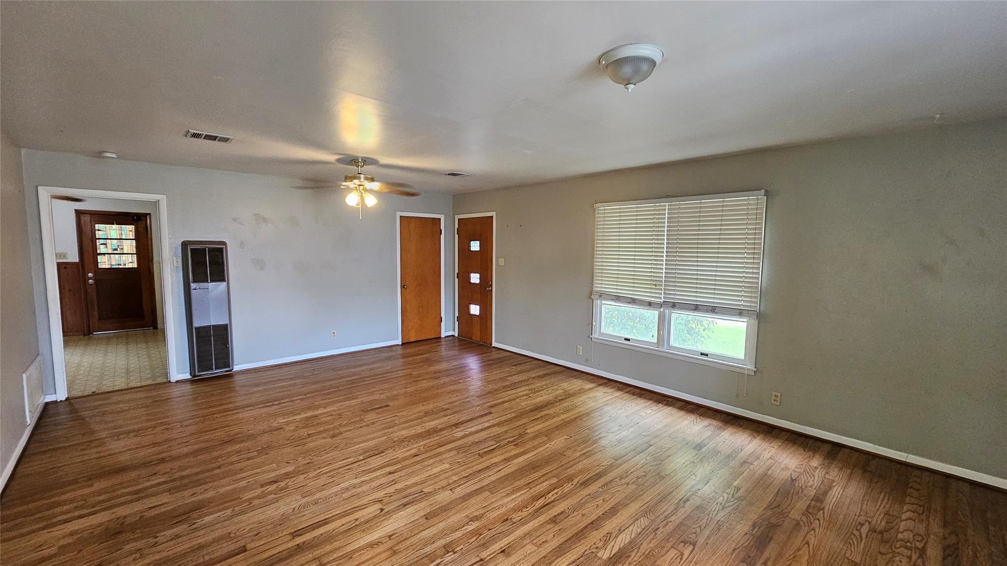 1005 Cecelia St, Taylor, TX 76574