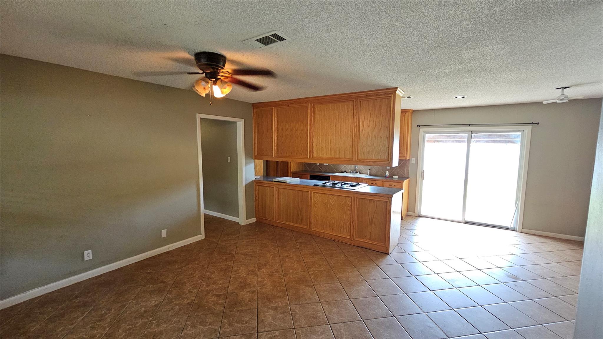 806 Gilmore St, Taylor, TX 76574