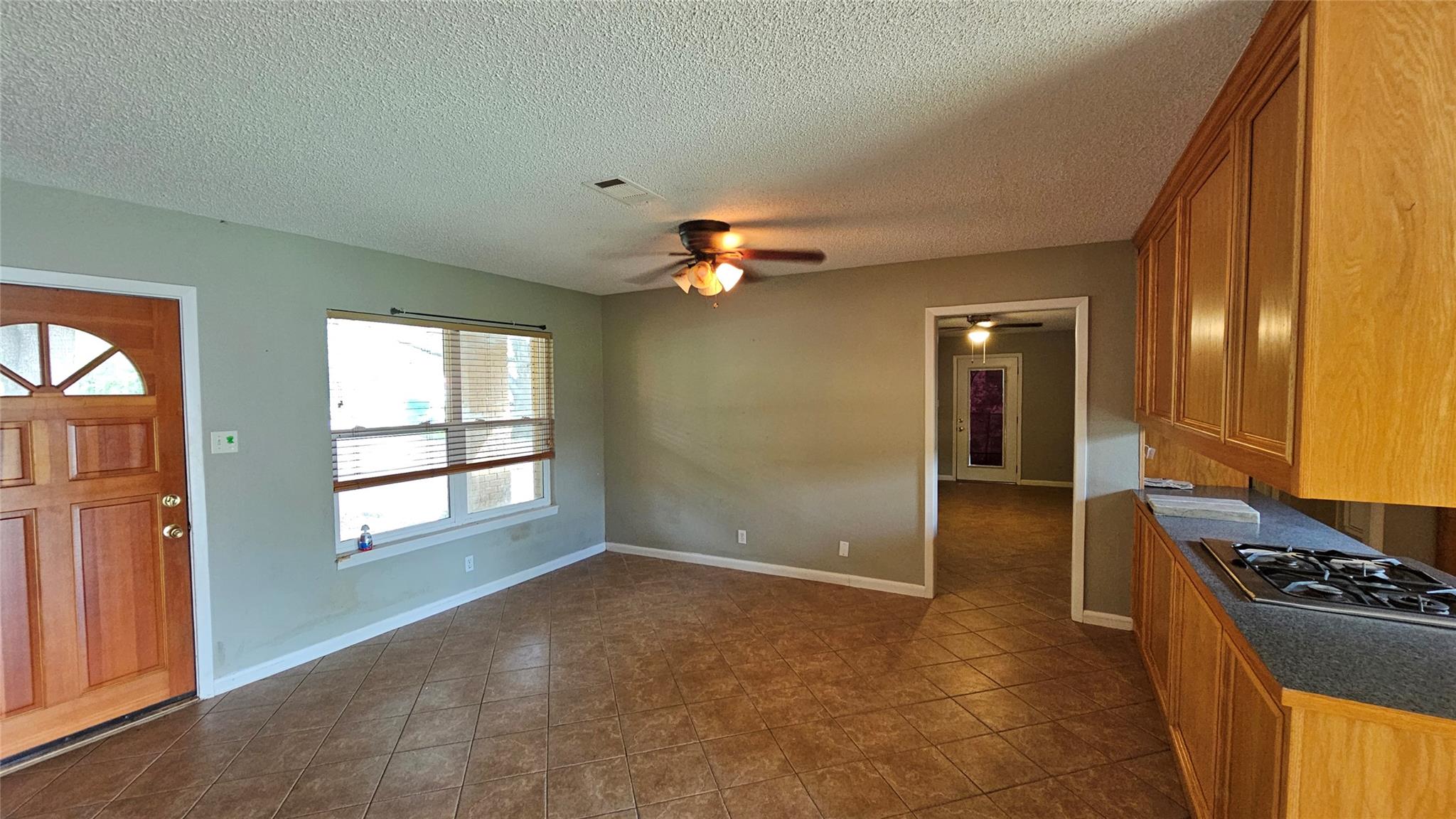 806 Gilmore St, Taylor, TX 76574