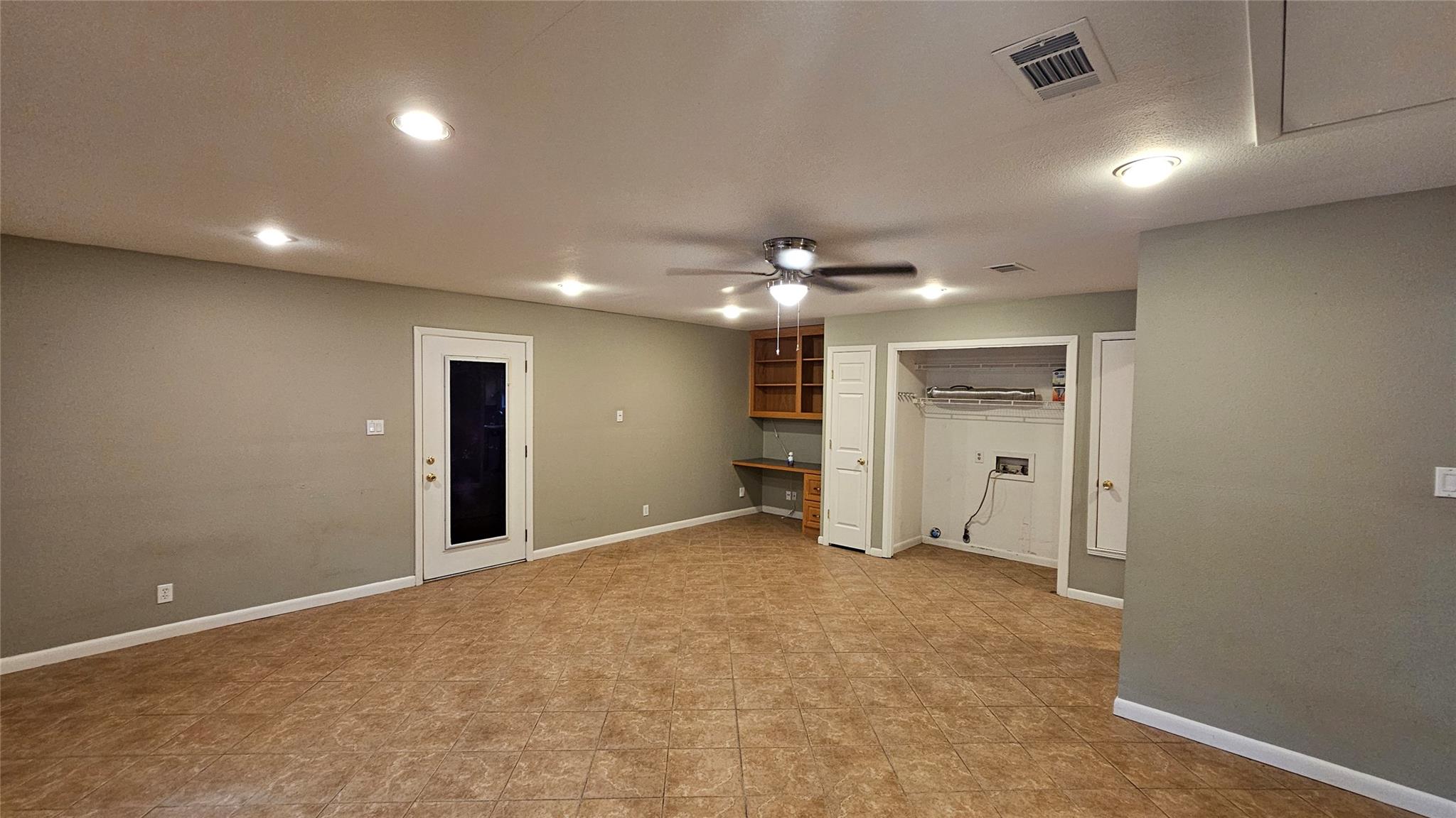 806 Gilmore St, Taylor, TX 76574