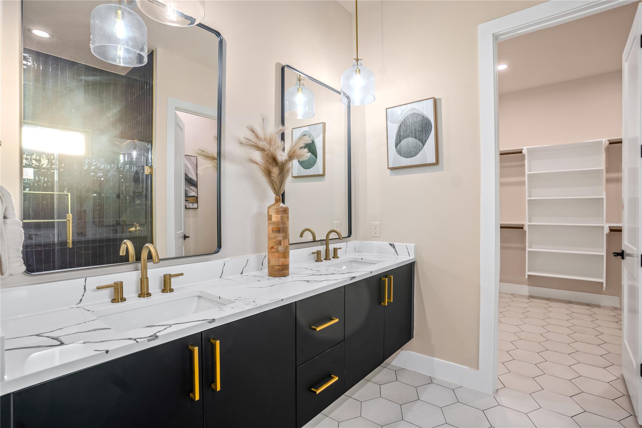 303 W Lane Ave, Manor, TX 78653