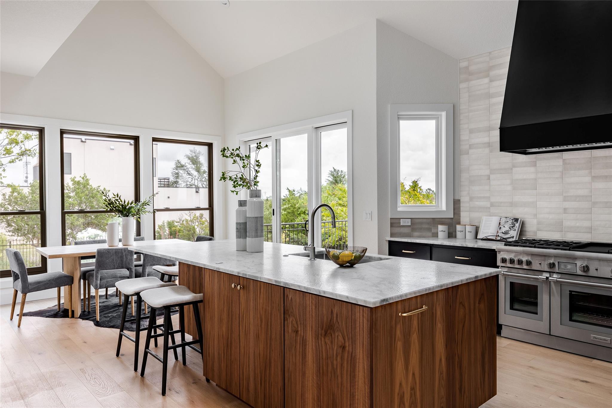 3901 Peak Lookout Dr, Austin, TX 78738