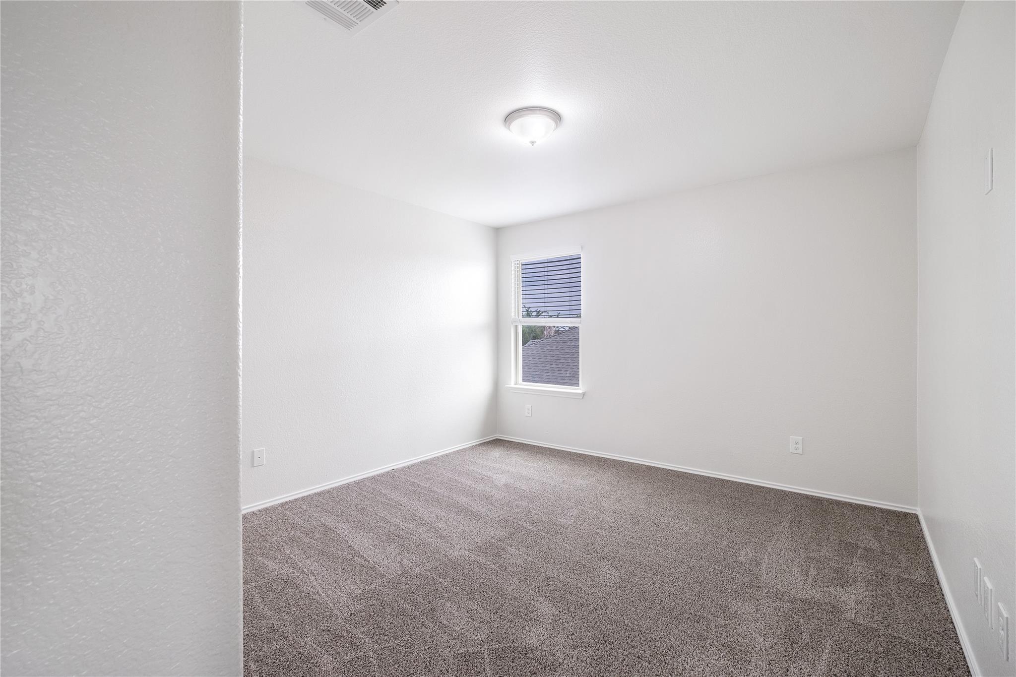 111 Colthorpe Ln, Hutto, TX 78634