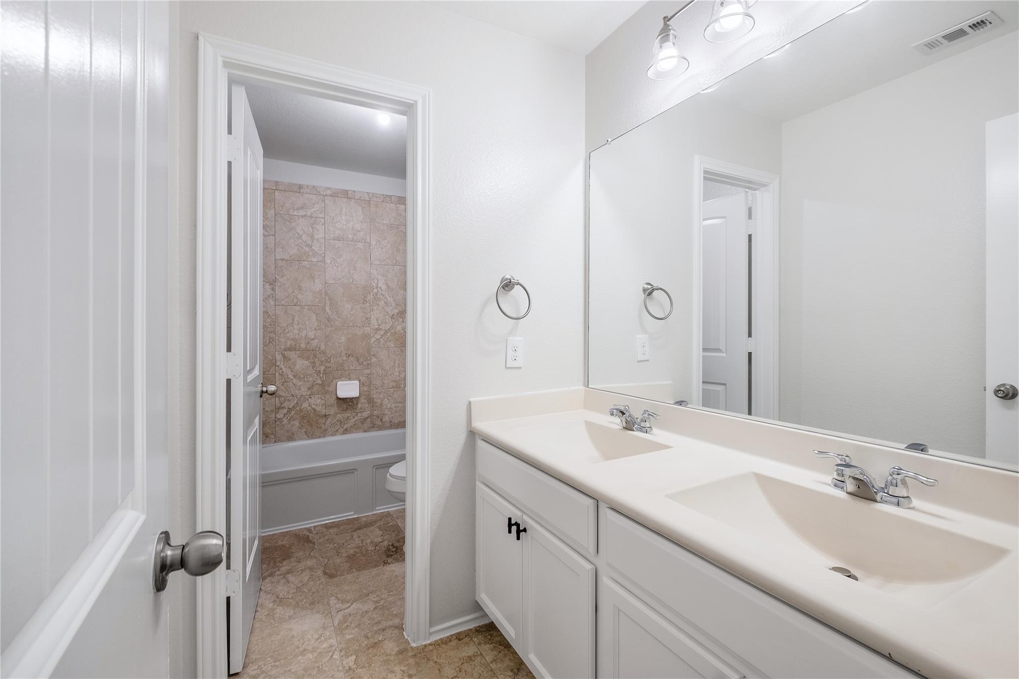 111 Colthorpe Ln, Hutto, TX 78634