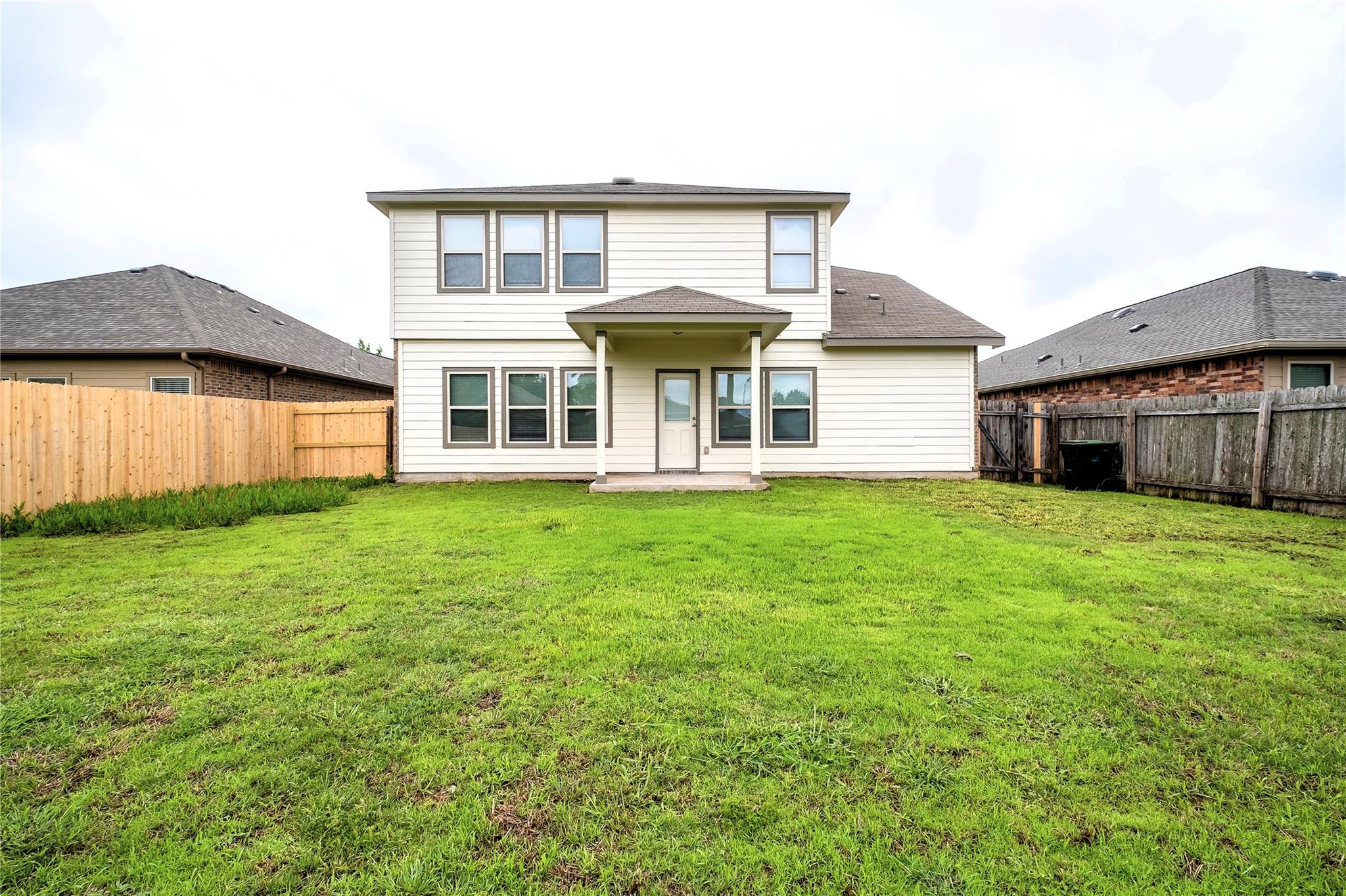 111 Colthorpe Ln, Hutto, TX 78634