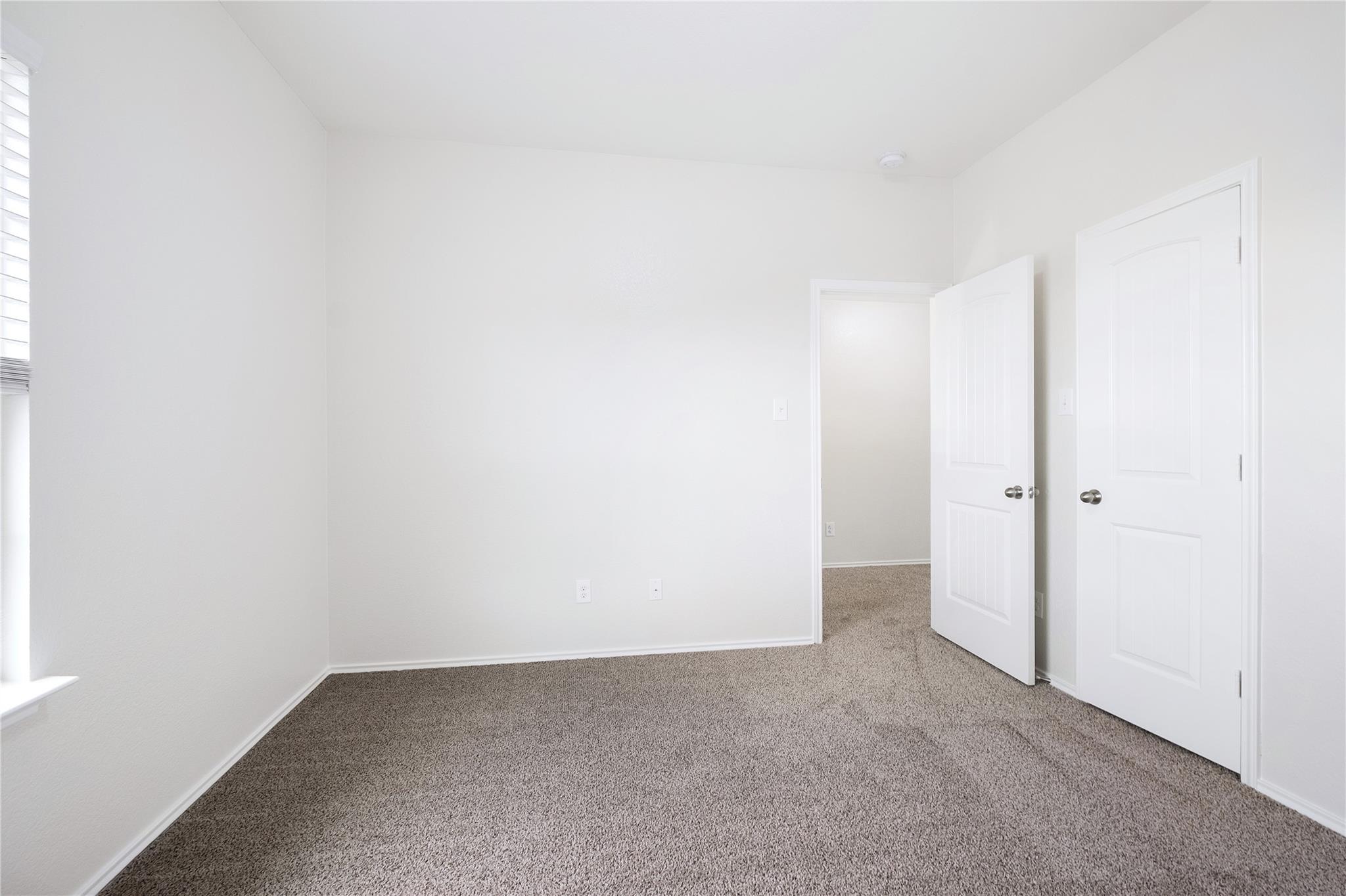 111 Colthorpe Ln, Hutto, TX 78634
