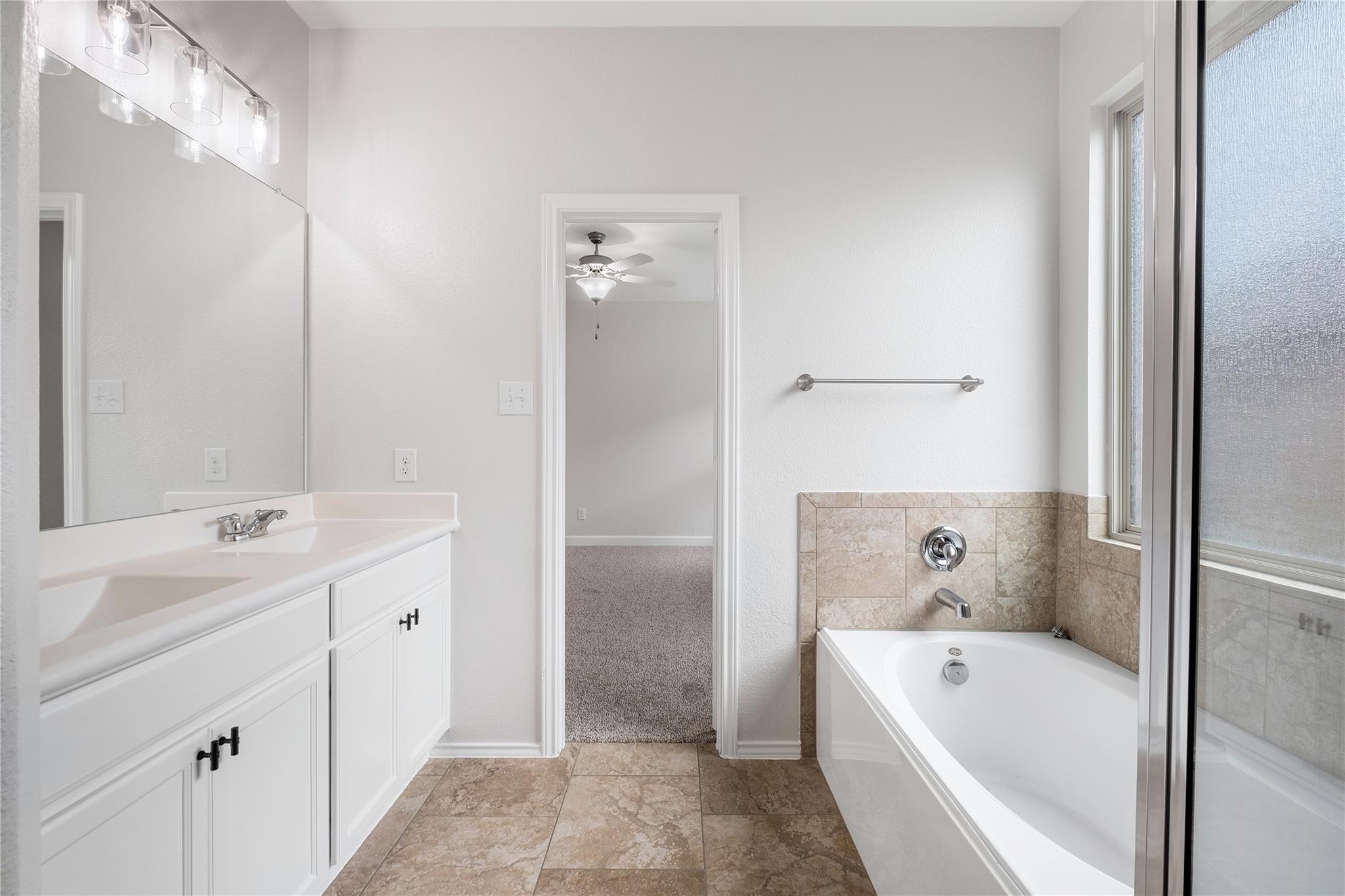 111 Colthorpe Ln, Hutto, TX 78634