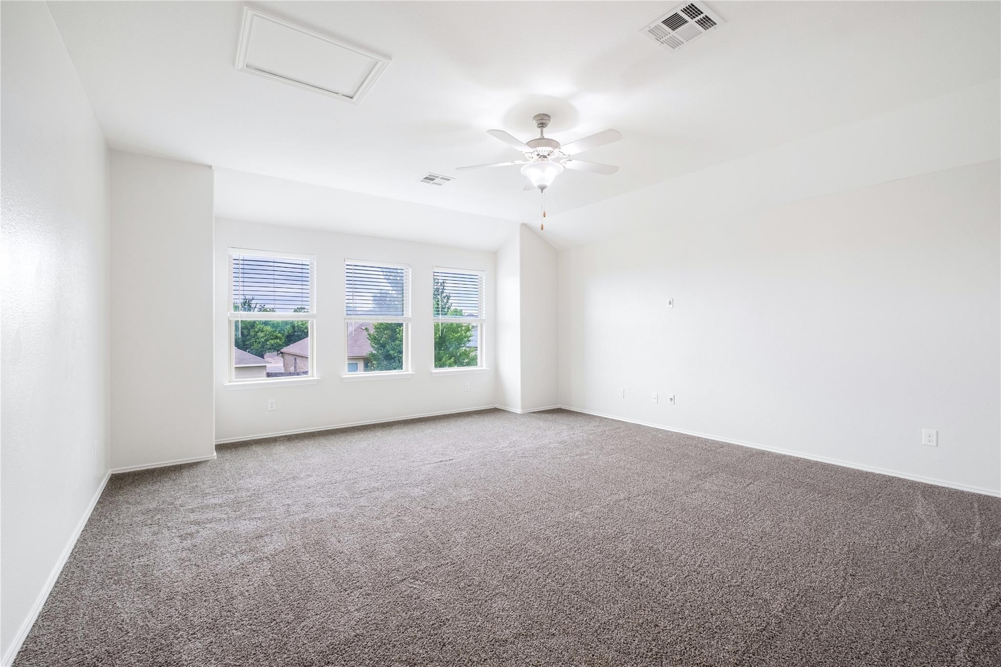 111 Colthorpe Ln, Hutto, TX 78634