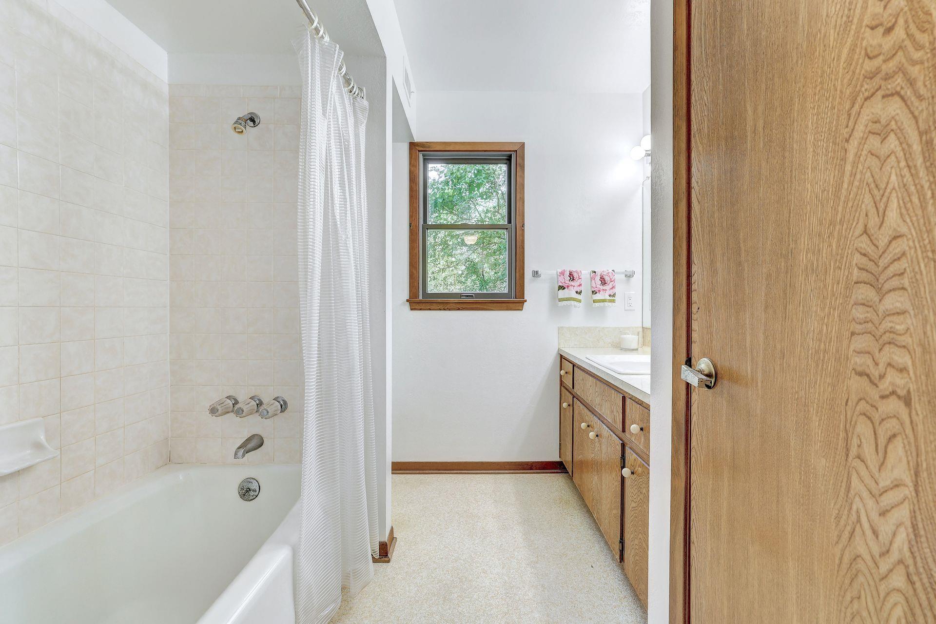 1210 Springridge St, Round Rock, TX 78664