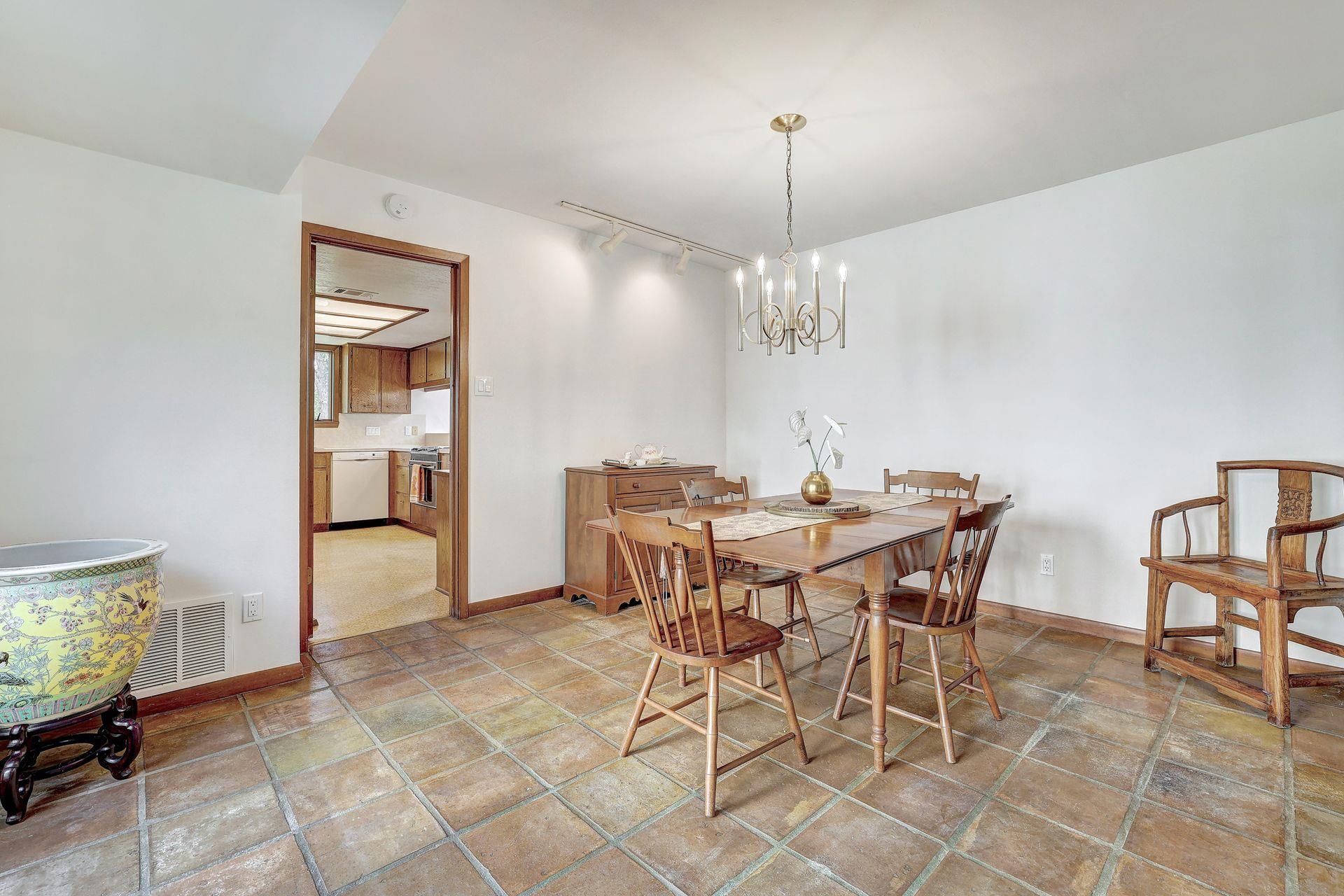 1210 Springridge St, Round Rock, TX 78664