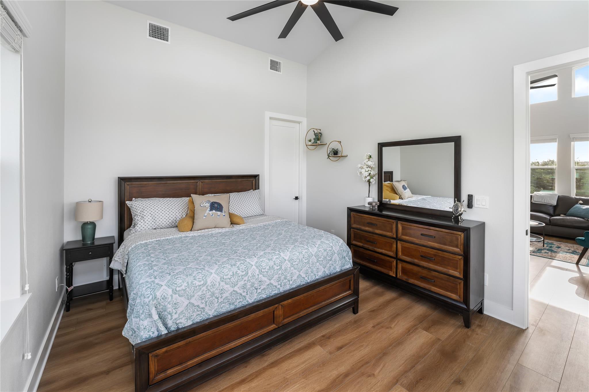 11204 Oak St, Jonestown, TX 78645