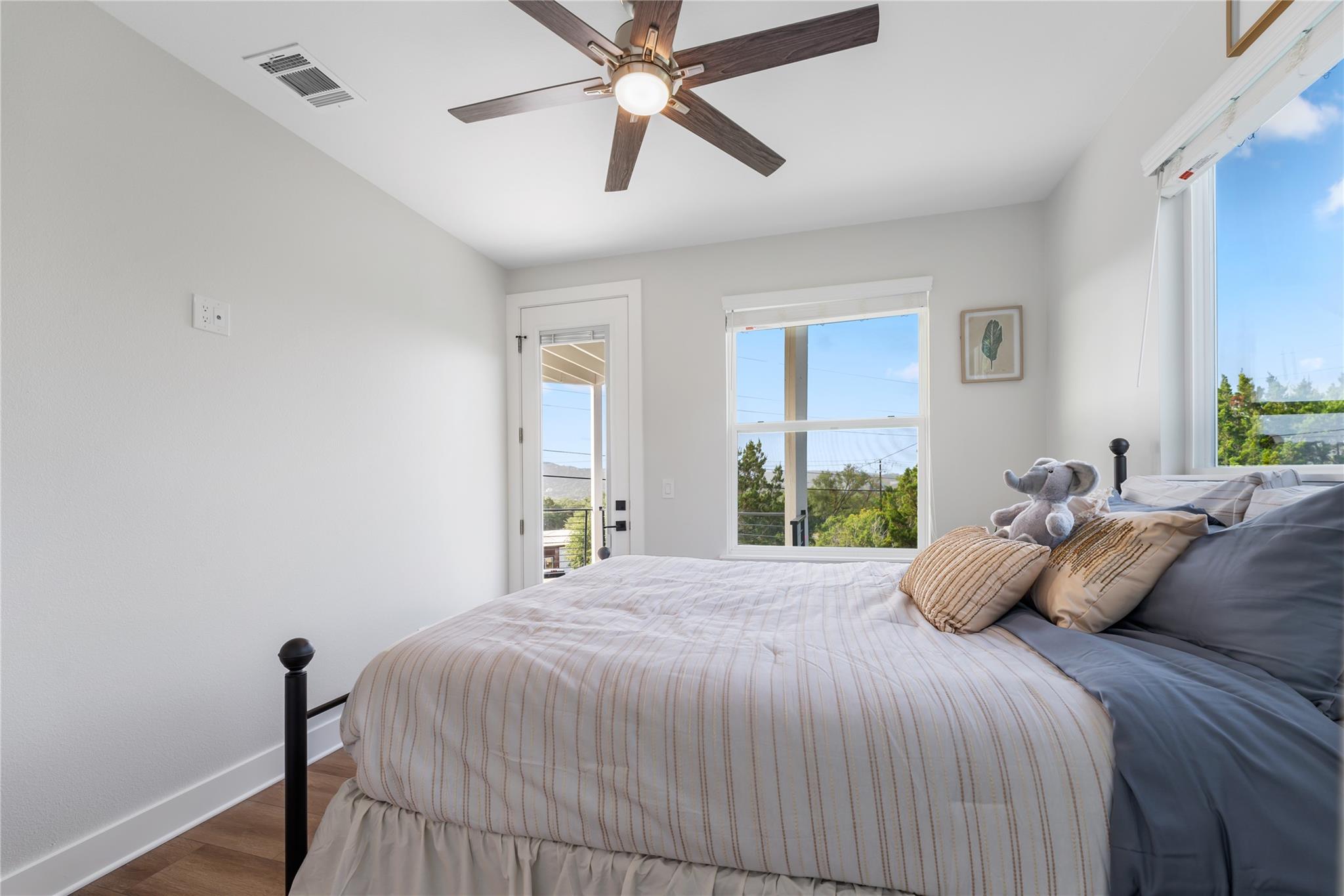 11204 Oak St, Jonestown, TX 78645