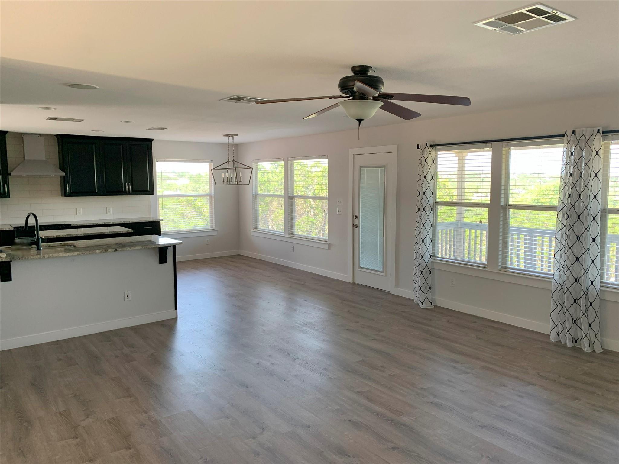 4102 Glendale Ln, Lago Vista, TX 78645