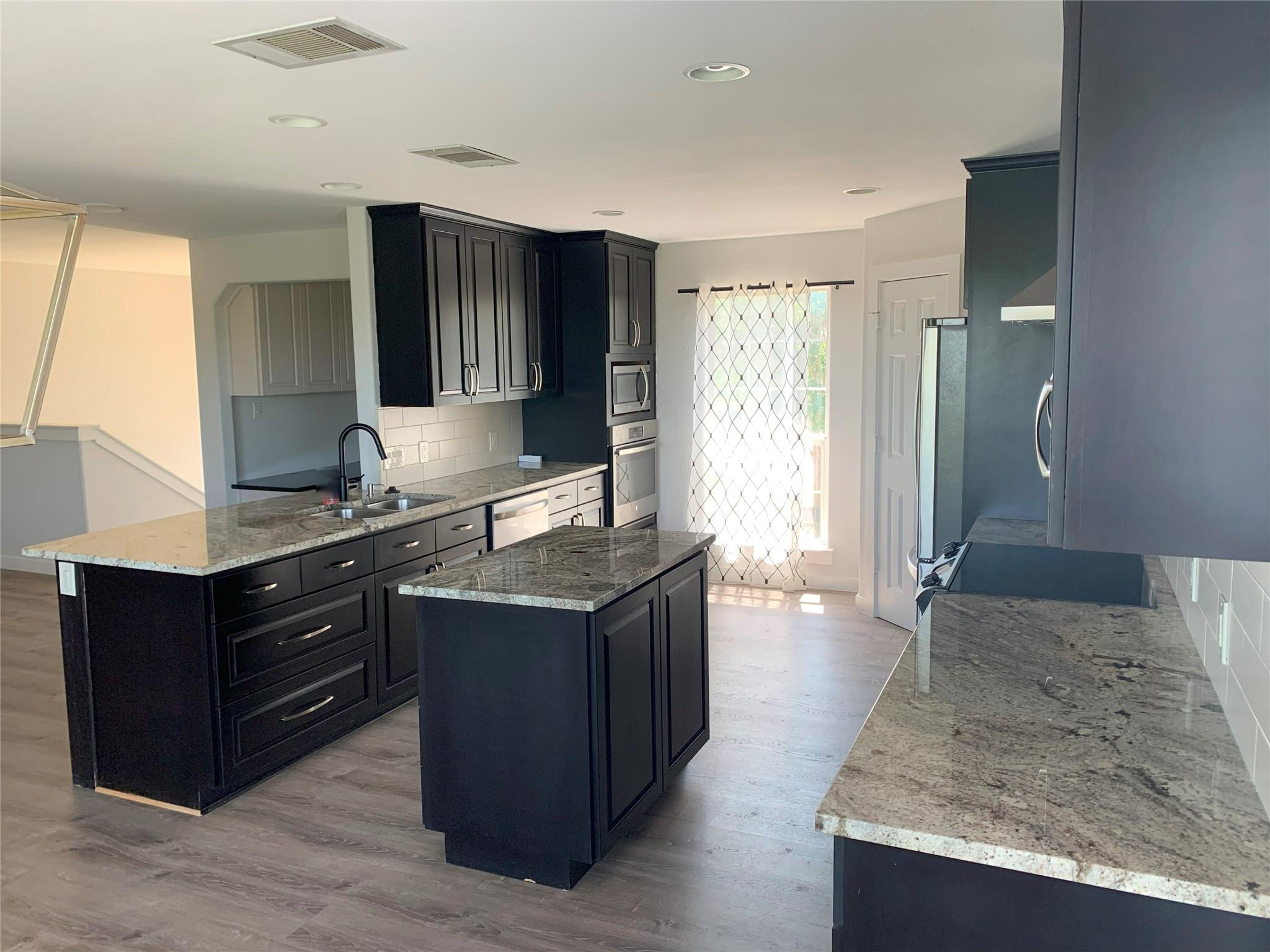4102 Glendale Ln, Lago Vista, TX 78645