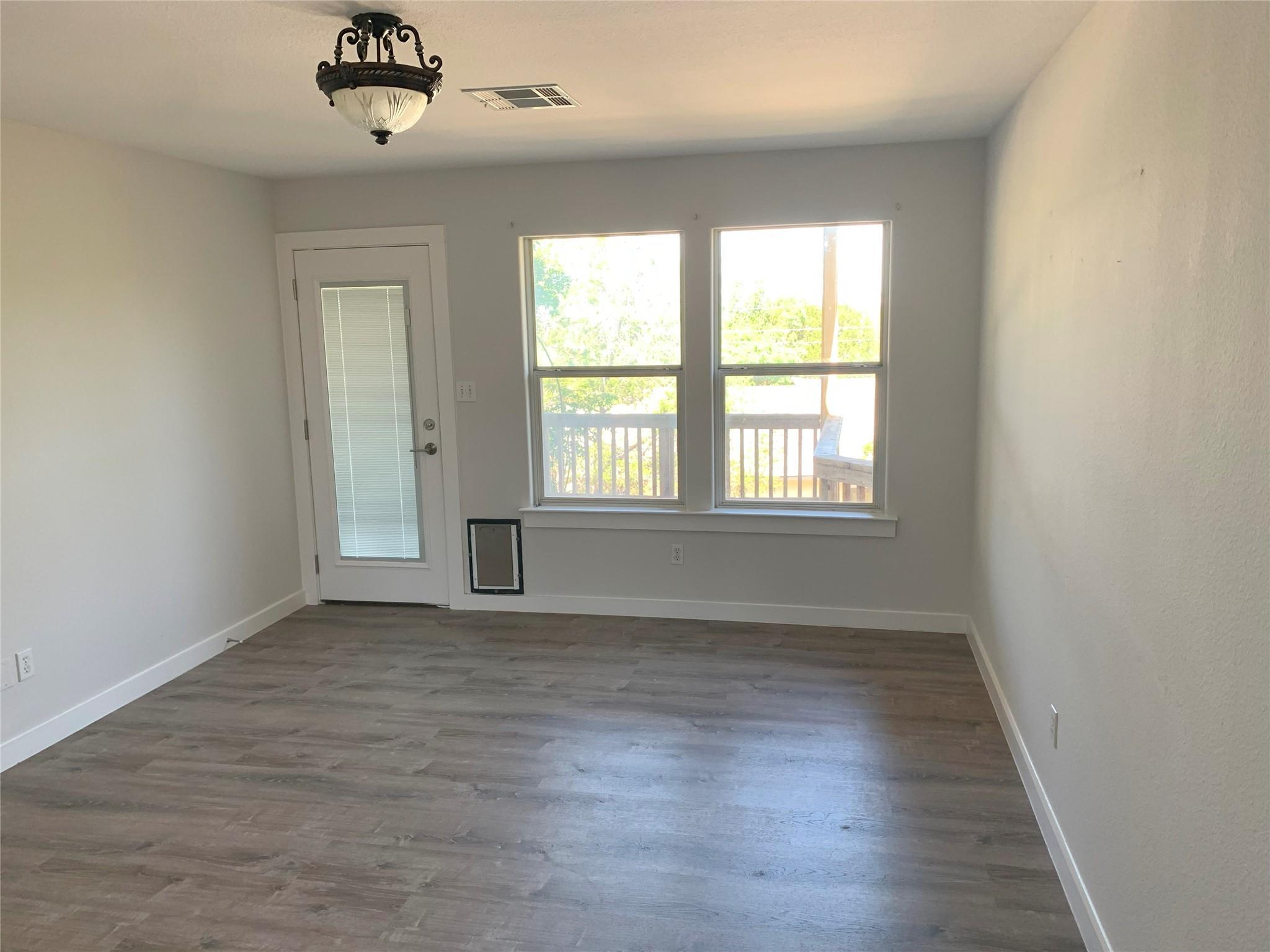 4102 Glendale Ln, Lago Vista, TX 78645