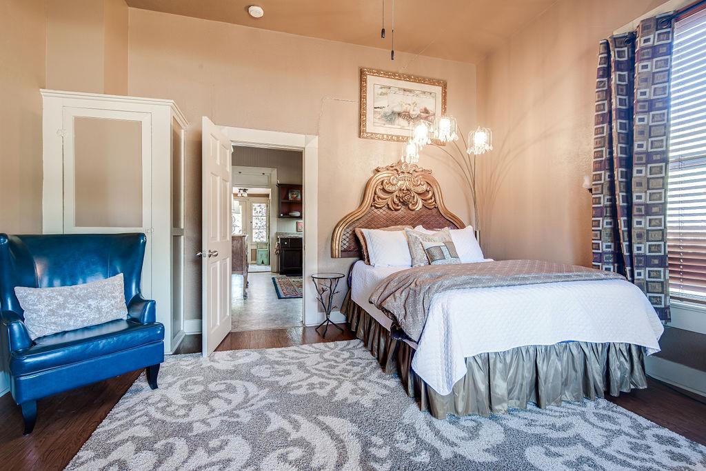 303 W Austin St, Fredericksburg, TX 78624