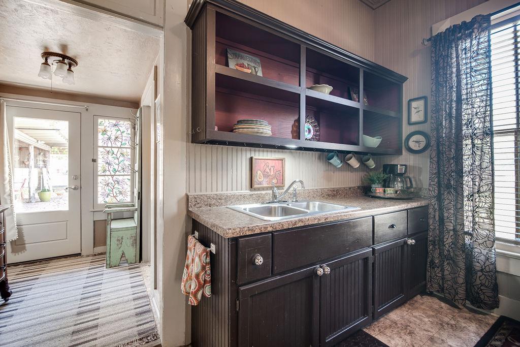 303 W Austin St, Fredericksburg, TX 78624