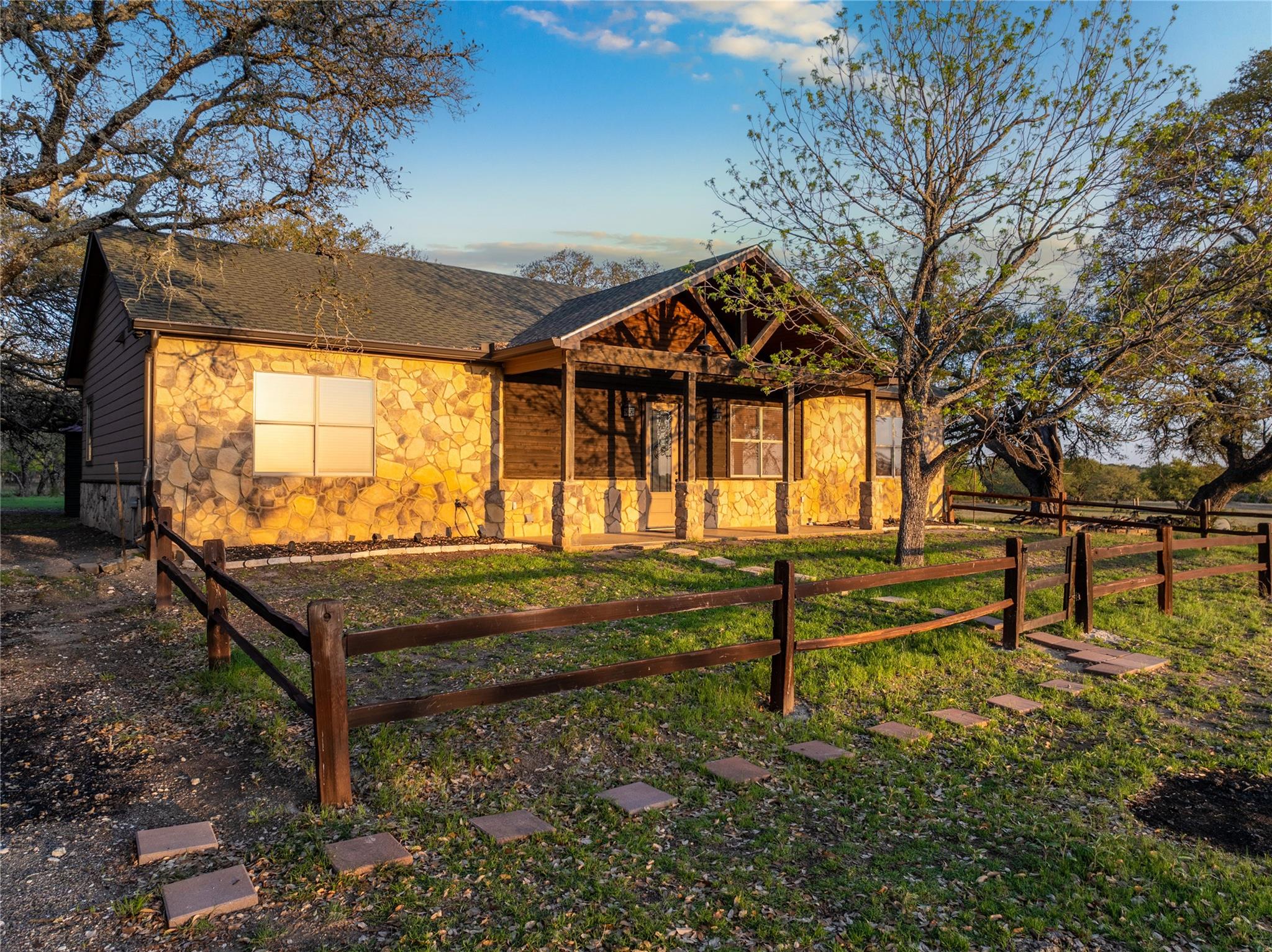 5525 Fm 2340 Rd, Burnet, TX 78611