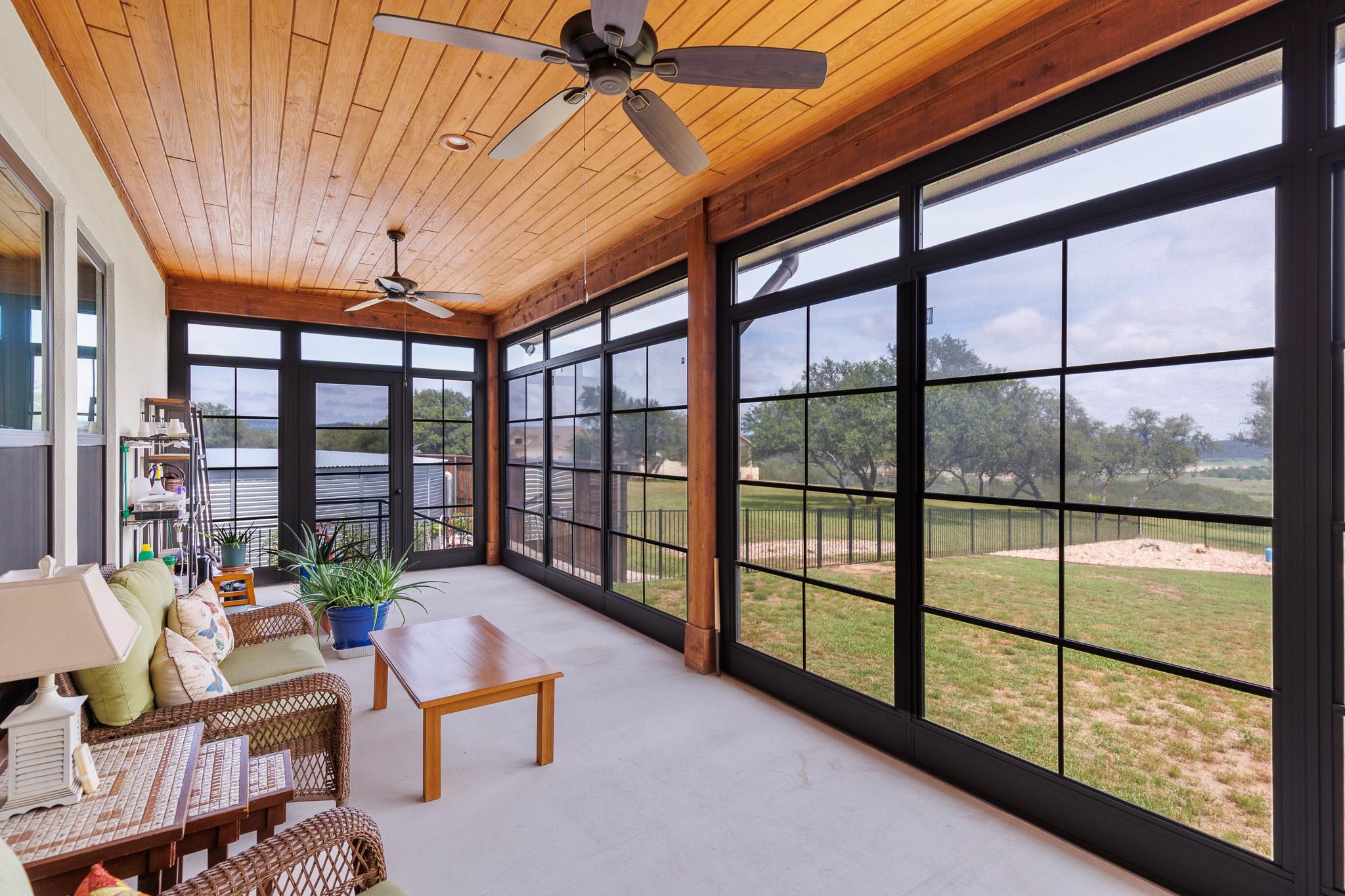 195 Chimney Cove Dr, Marble Falls, TX 78654