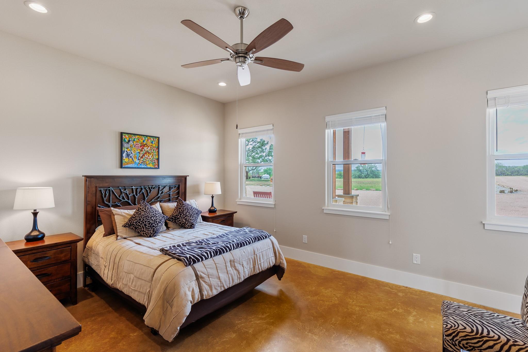 195 Chimney Cove Dr, Marble Falls, TX 78654