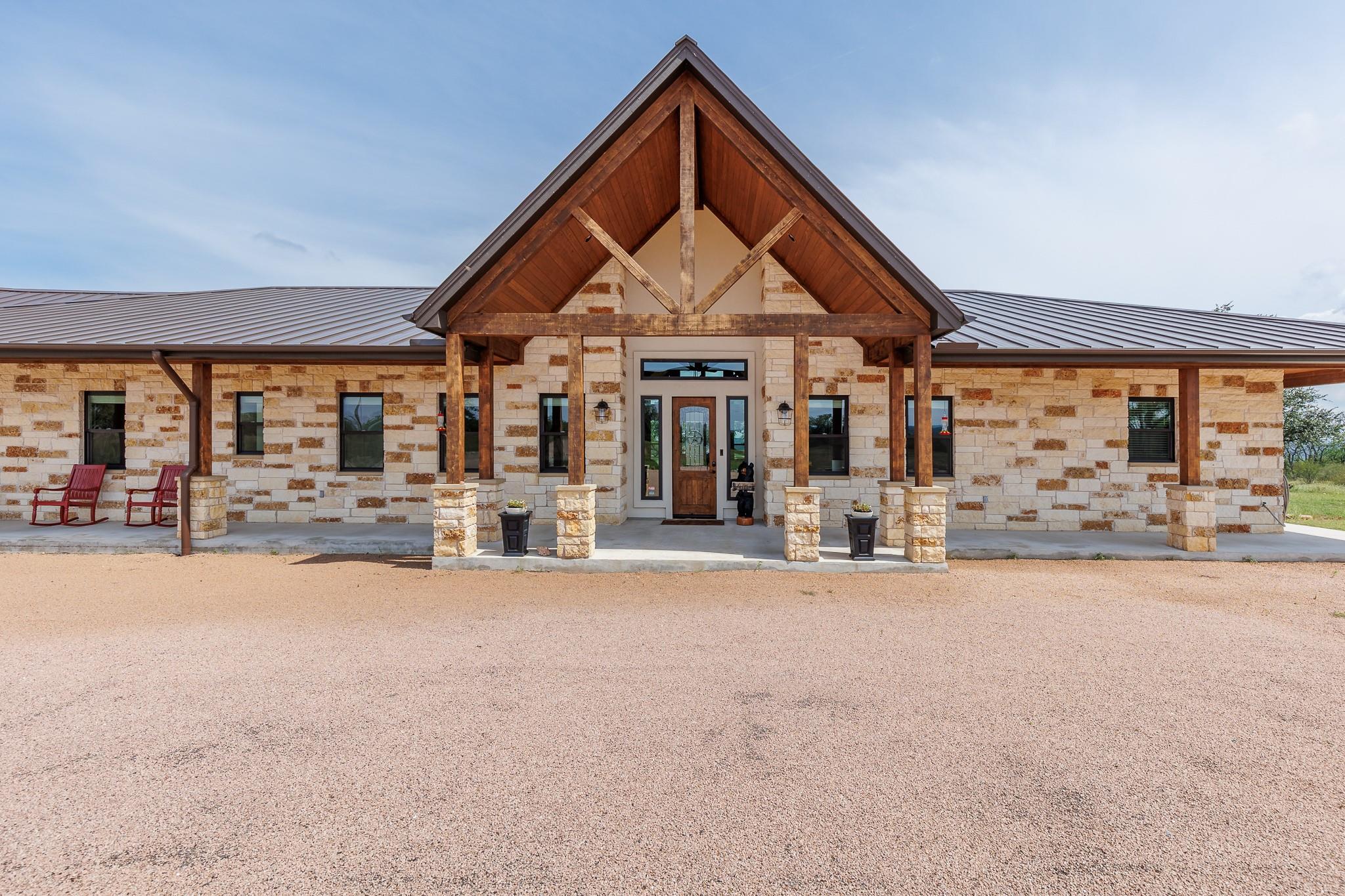 195 Chimney Cove Dr, Marble Falls, TX 78654