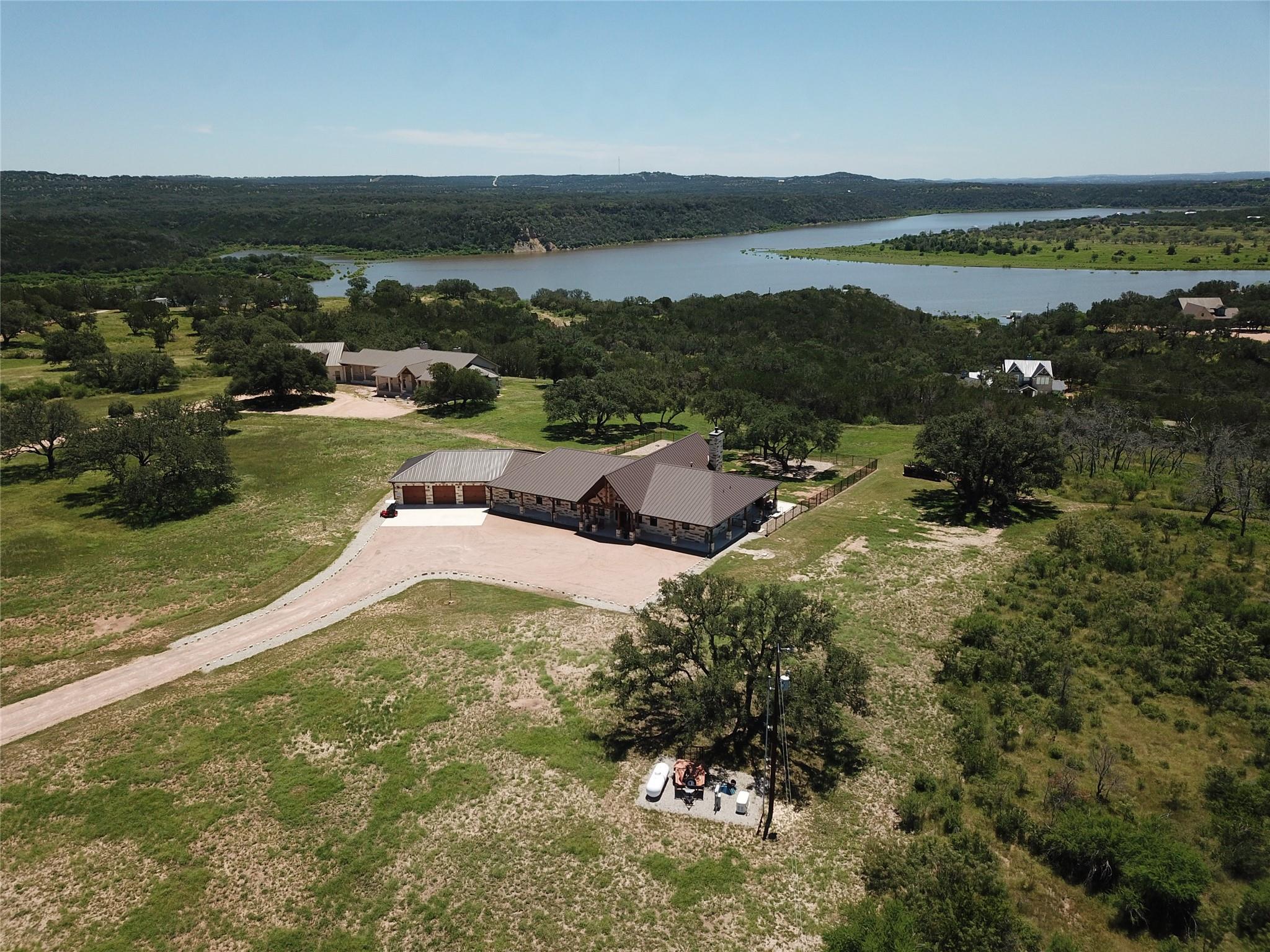 195 Chimney Cove Dr, Marble Falls, TX 78654