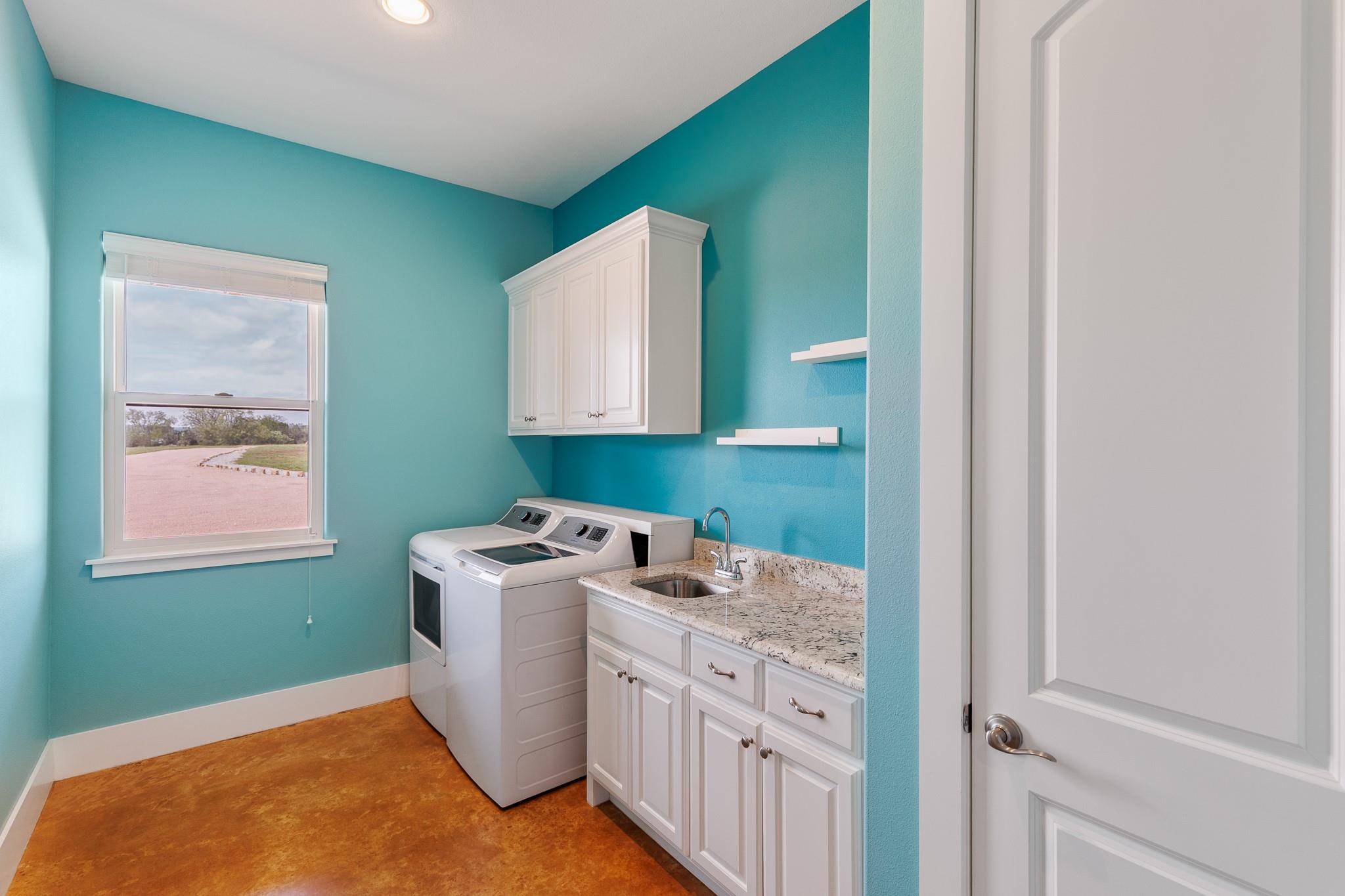 195 Chimney Cove Dr, Marble Falls, TX 78654