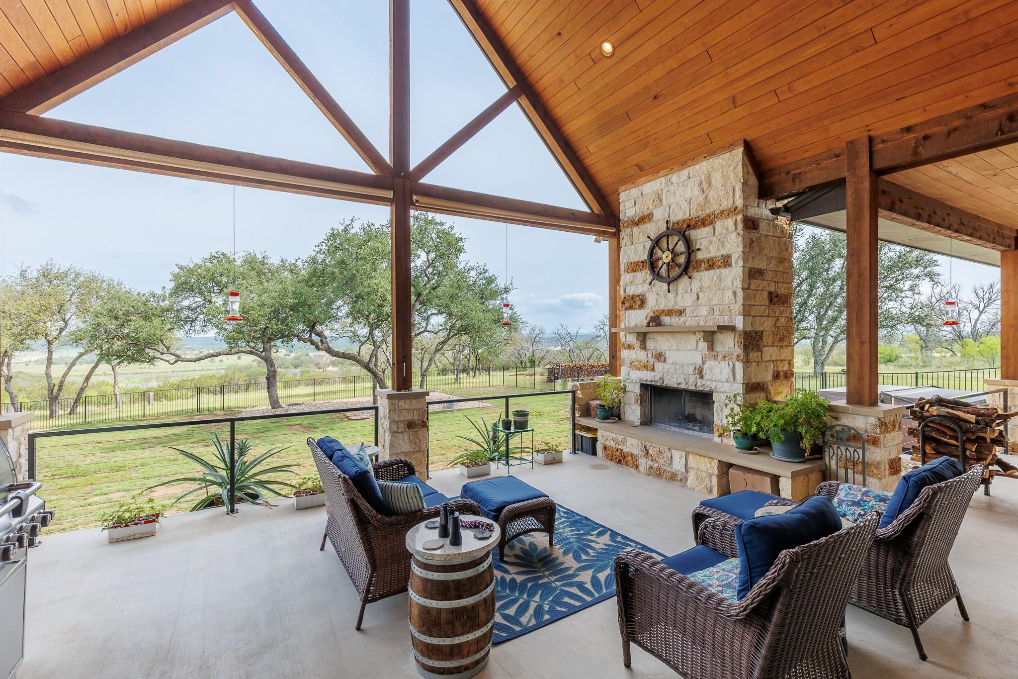 195 Chimney Cove Dr, Marble Falls, TX 78654