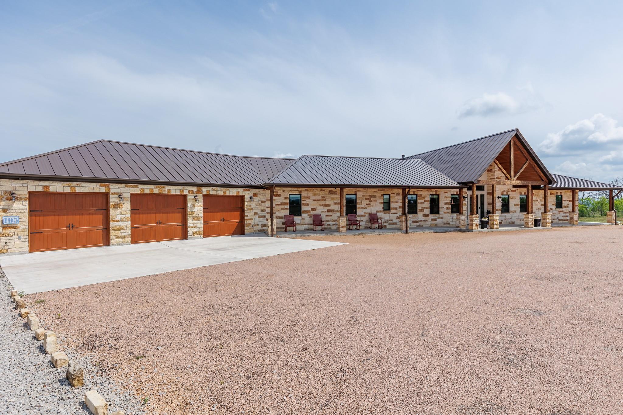 195 Chimney Cove Dr, Marble Falls, TX 78654