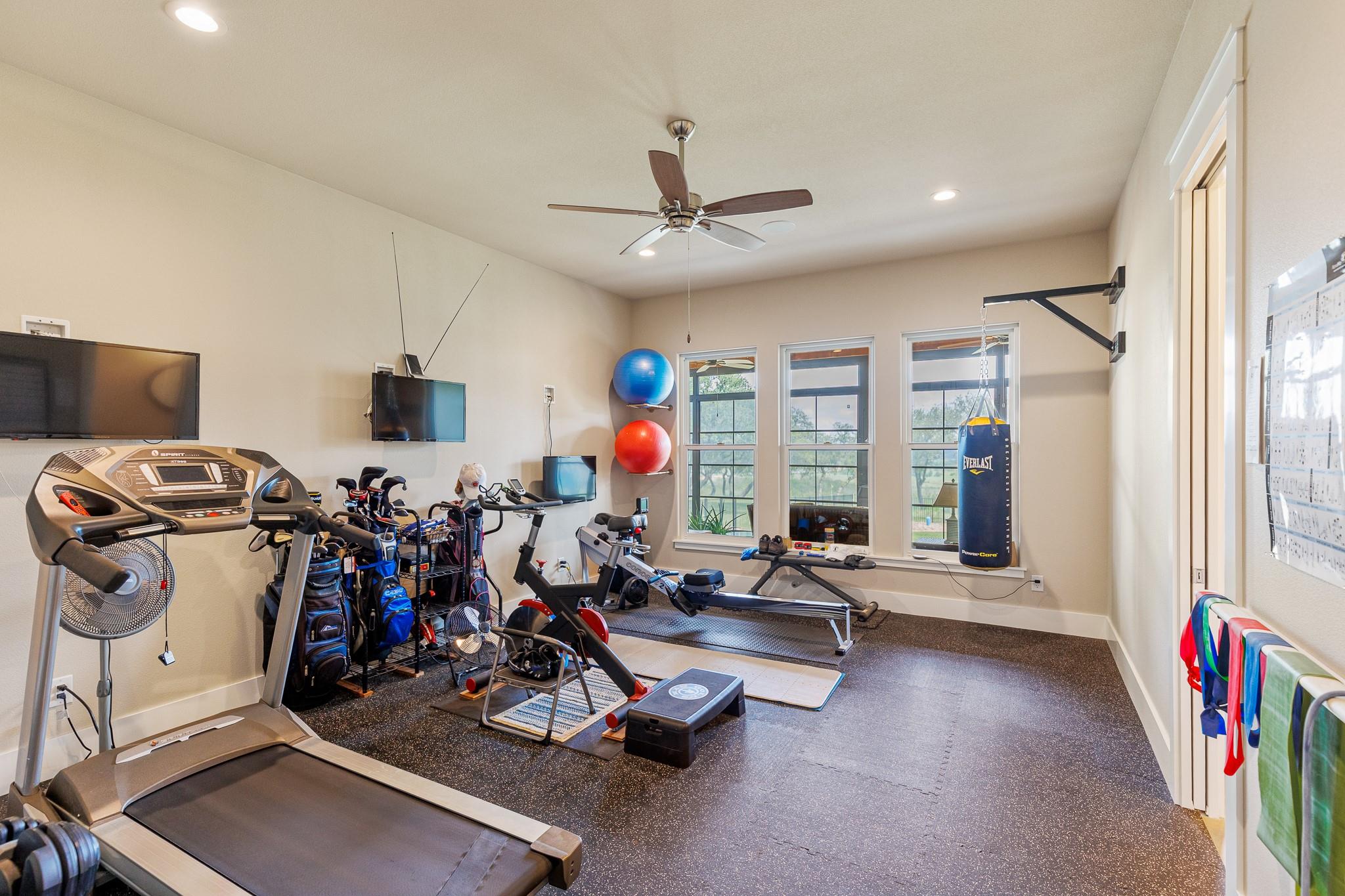 195 Chimney Cove Dr, Marble Falls, TX 78654