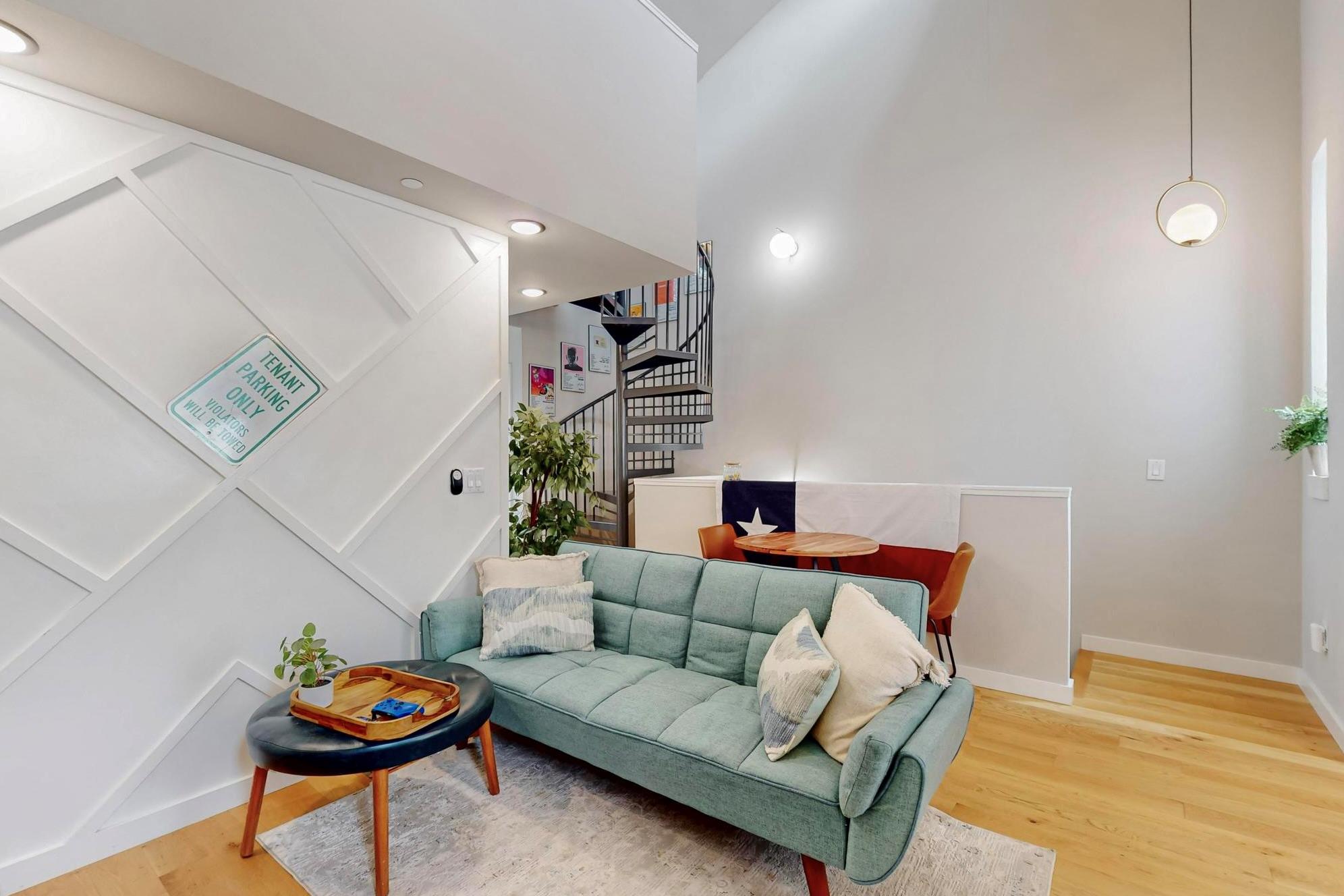 913 Duncan Ln # 103, Austin, TX 78705