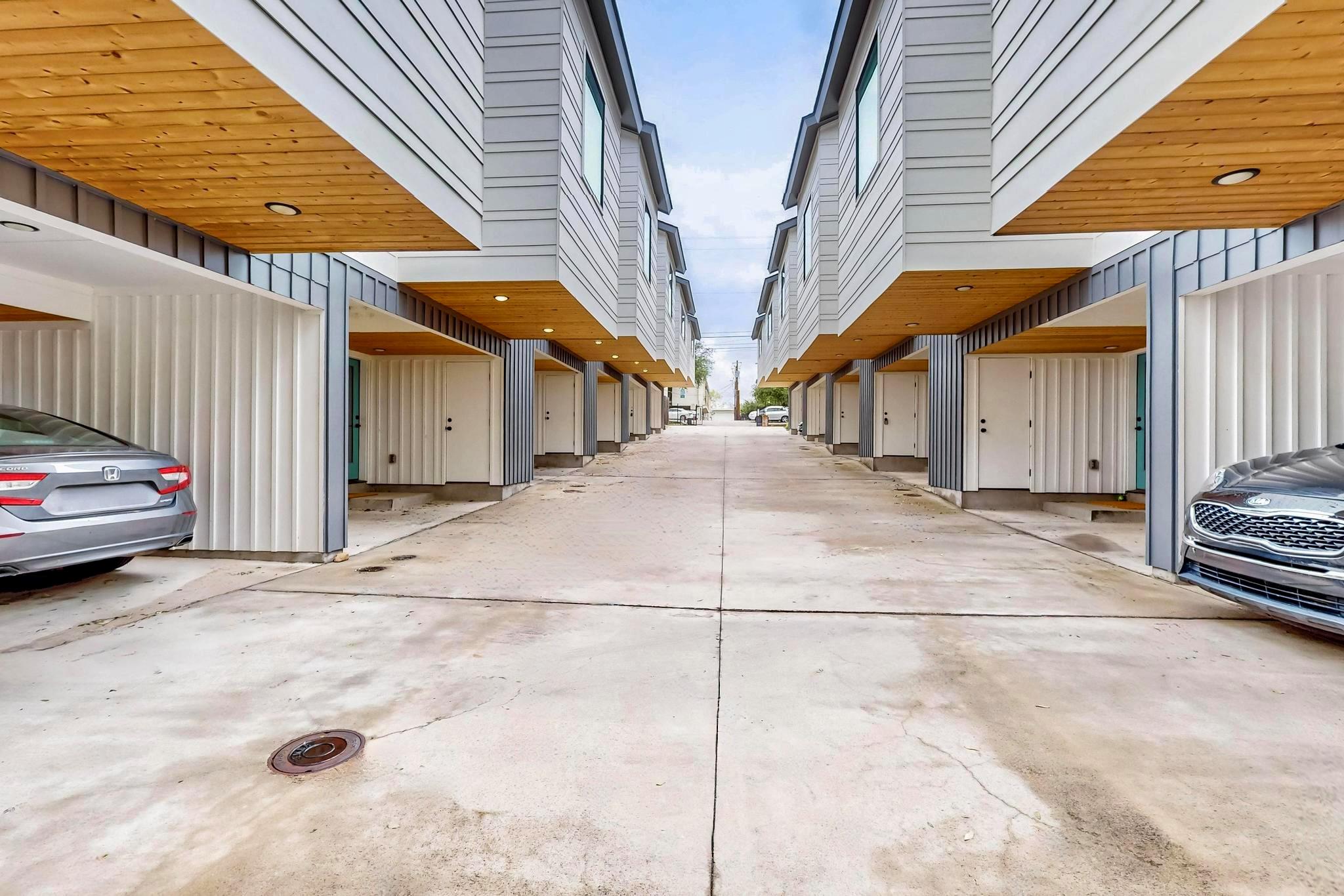 913 Duncan Ln # 103, Austin, TX 78705