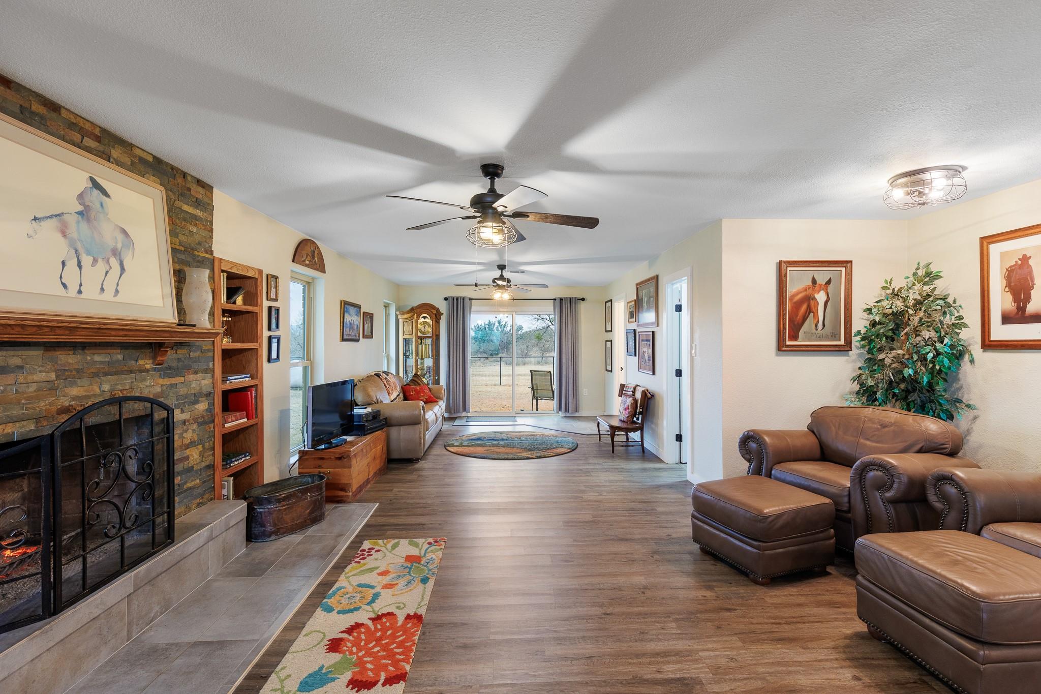 2340 E State Highway 71, Llano, TX 78643