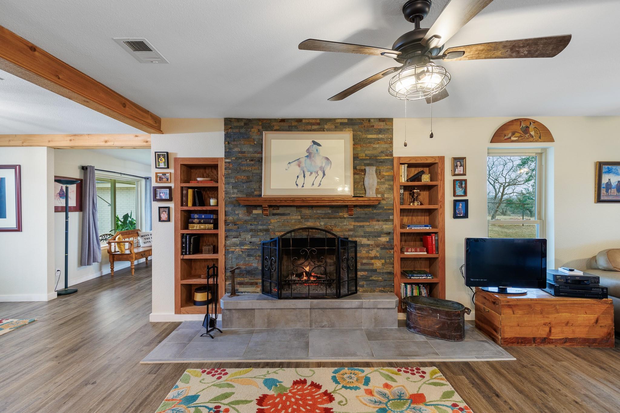 2340 E State Highway 71, Llano, TX 78643