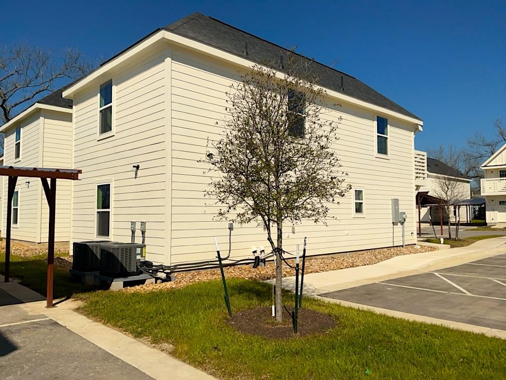 2002 W 2nd St # 1302, Taylor, TX 76574