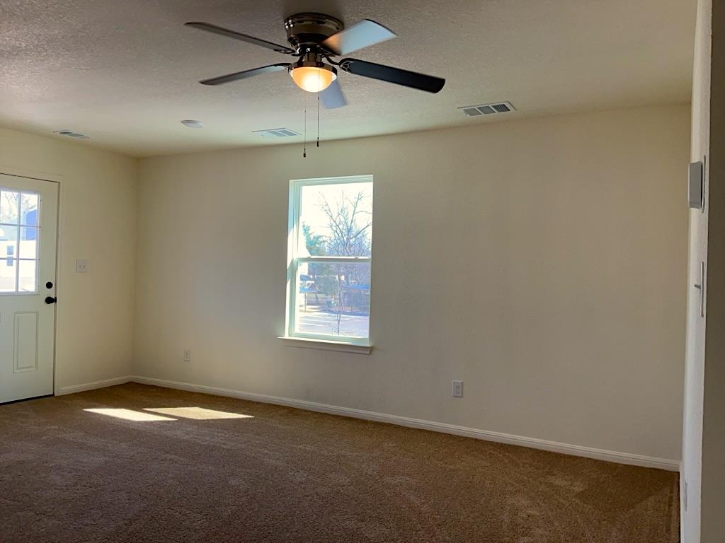 2002 W 2nd St # 1302, Taylor, TX 76574