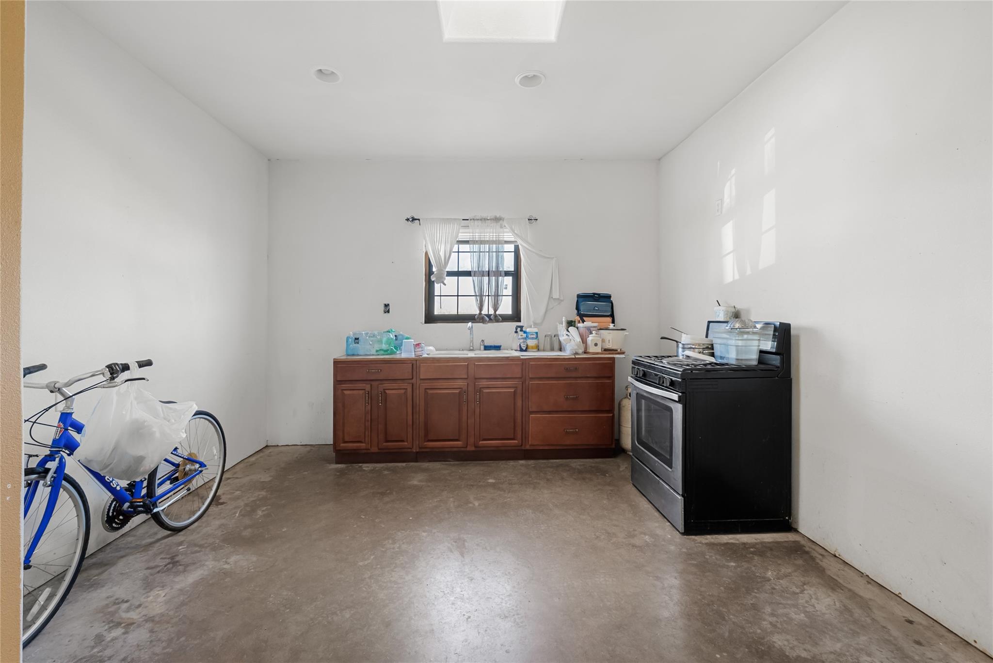 474 Heidenreich Ln, Kyle, TX 78640