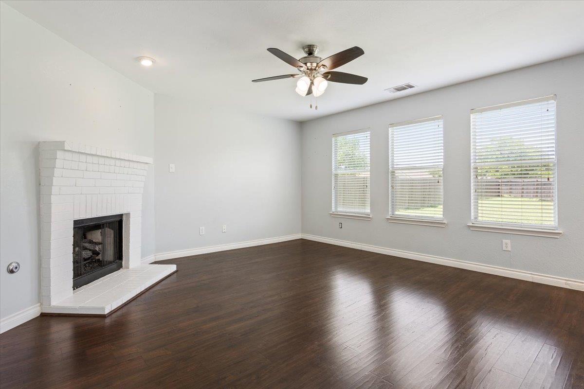 1450 Newbury St, Georgetown, TX 78626