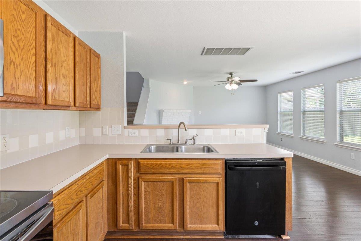 1450 Newbury St, Georgetown, TX 78626