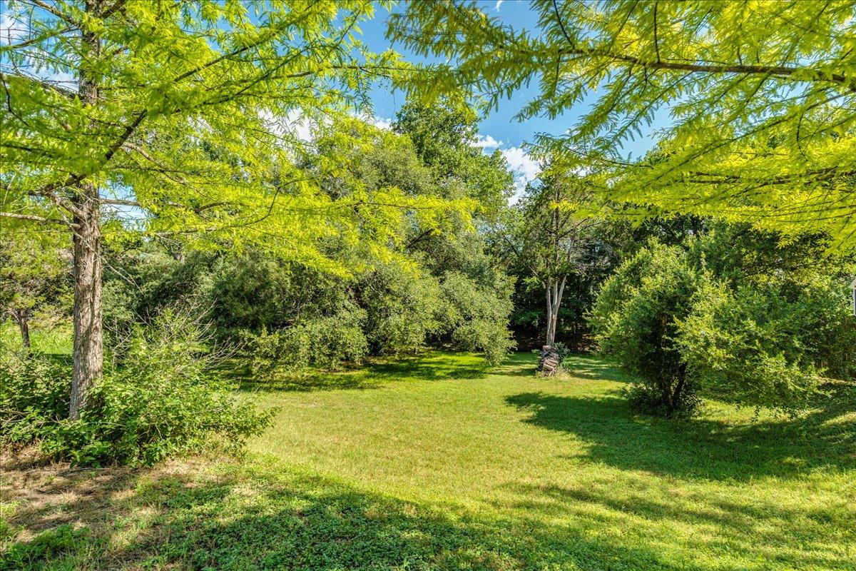 8210 LANDSMAN Dr, Austin, TX 78736