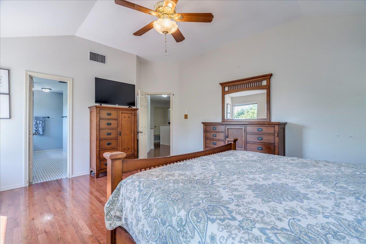 8210 LANDSMAN Dr, Austin, TX 78736