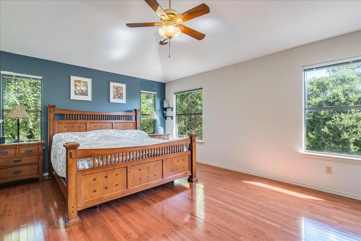 8210 LANDSMAN Dr, Austin, TX 78736