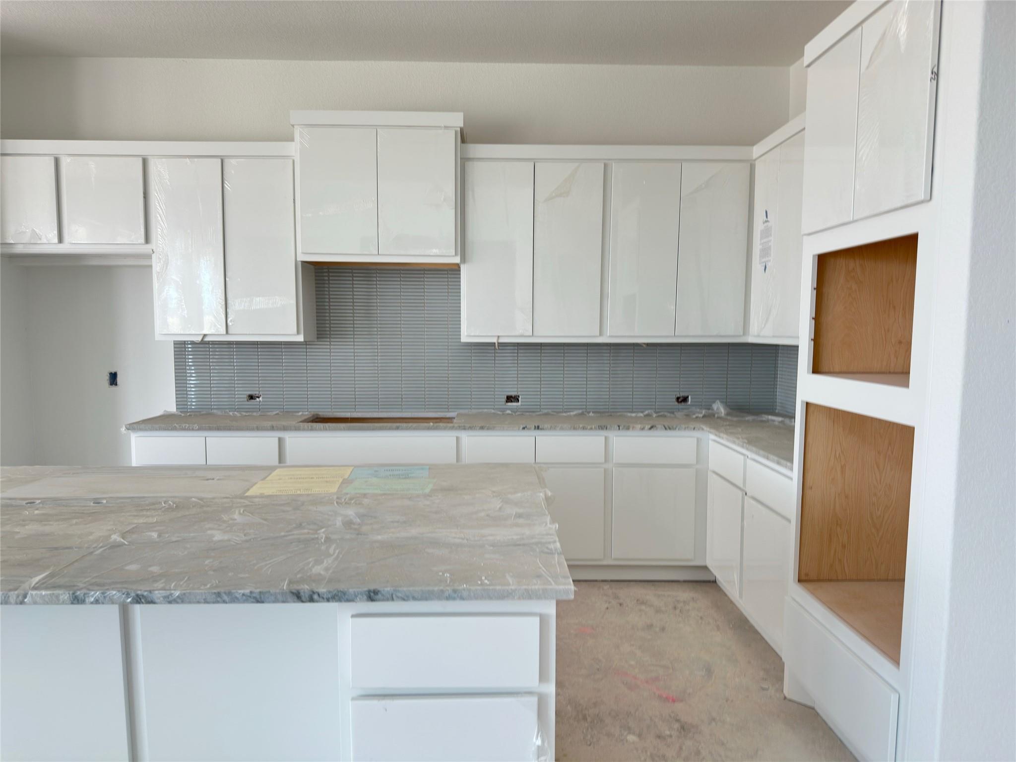 301 Yaklin Dr, Liberty Hill, TX 78642