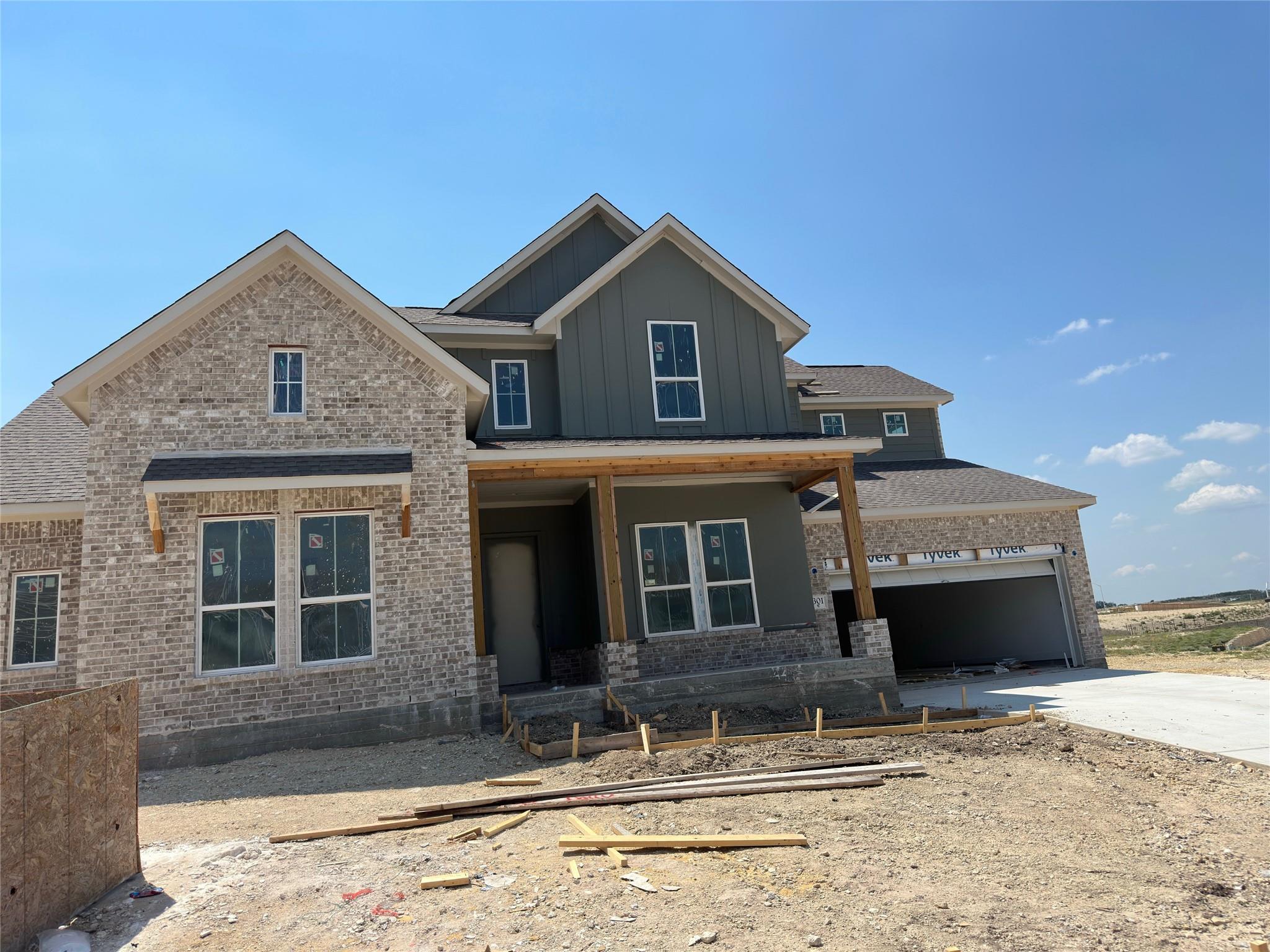 301 Yaklin Dr, Liberty Hill, TX 78642