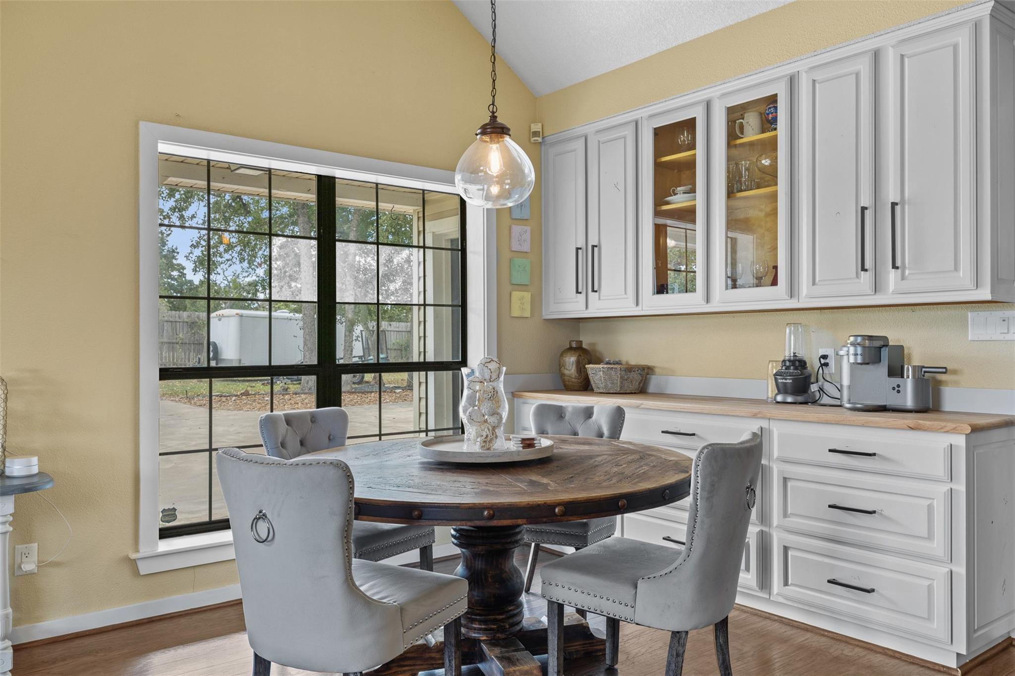 3275 Forest Hill East Dr, La Grange, TX 78945