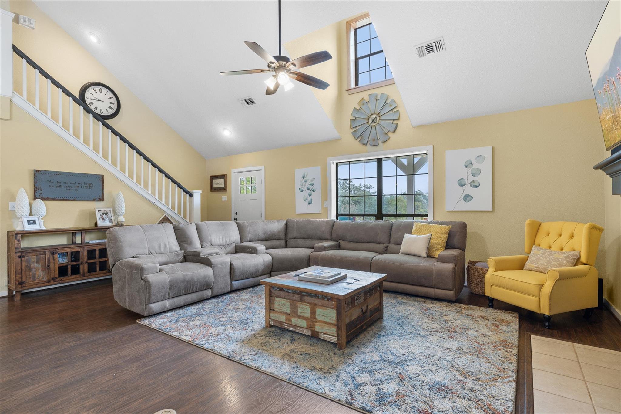 3275 Forest Hill East Dr, La Grange, TX 78945