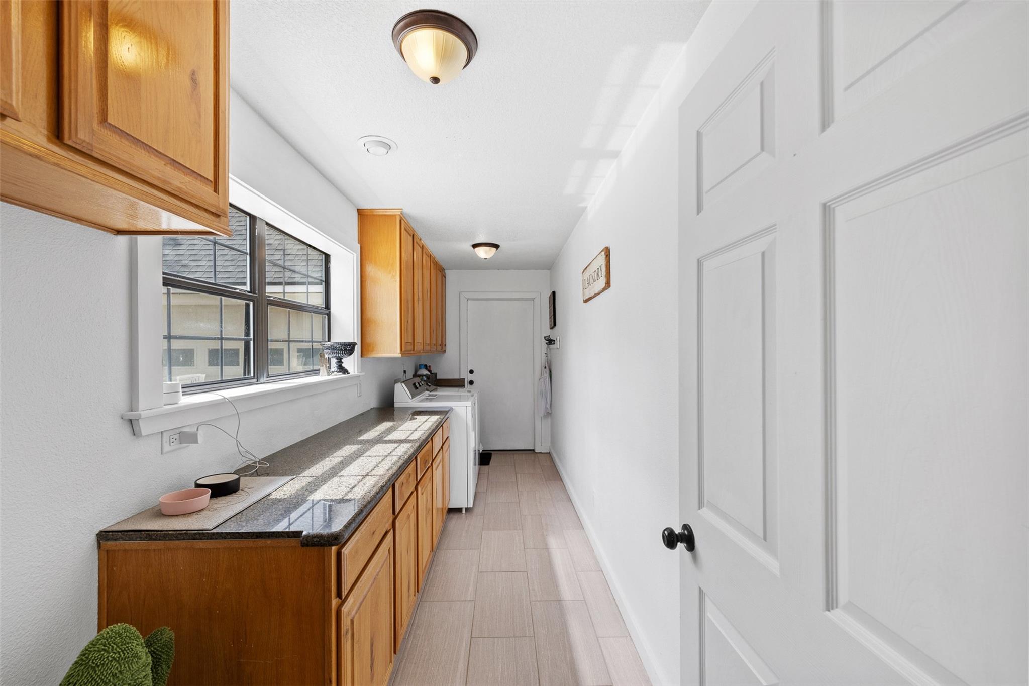 3275 Forest Hill East Dr, La Grange, TX 78945