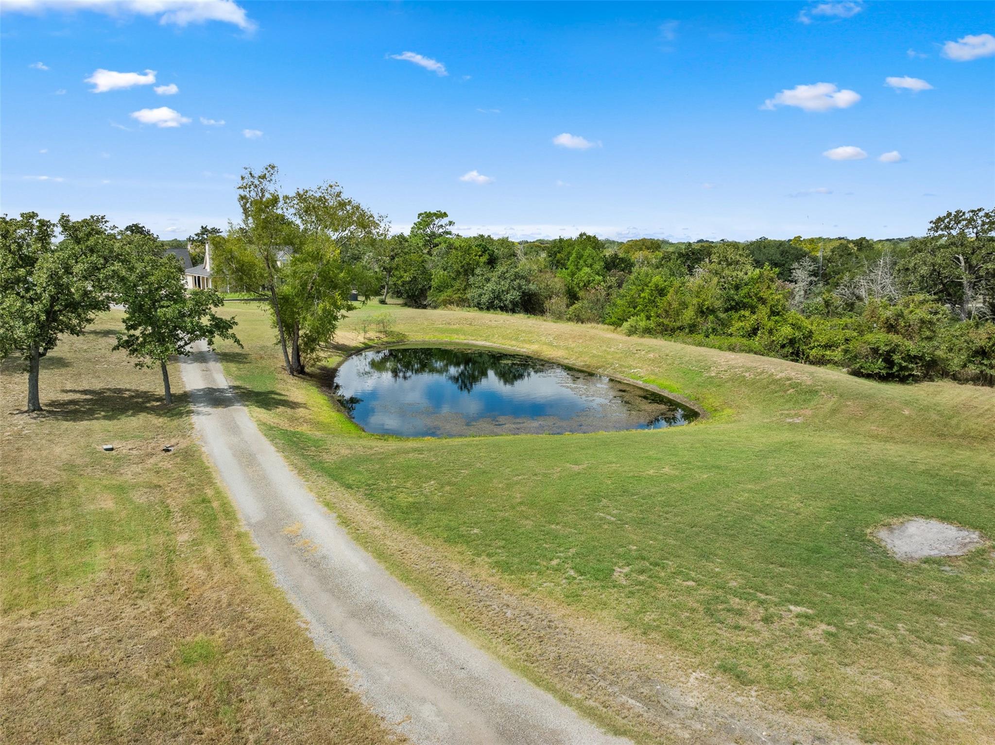 3275 Forest Hill East Dr, La Grange, TX 78945