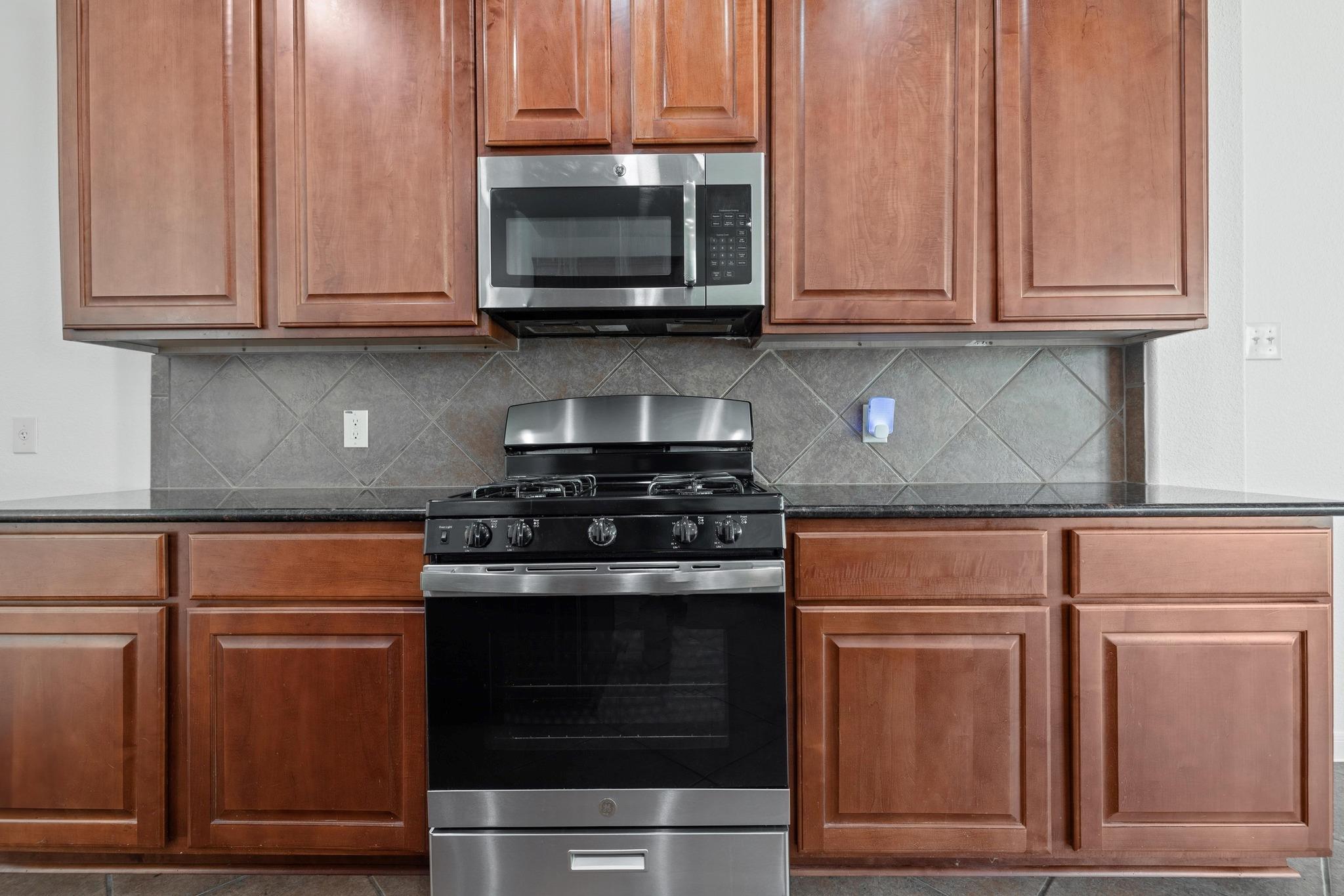 20936 Prestwick Dr, Hutto, TX 78634